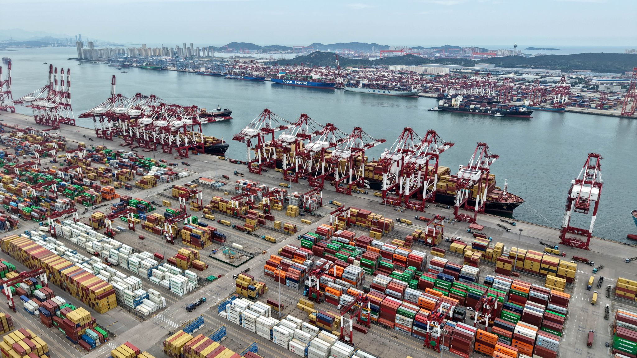 Chinas Wirtschaft wächst langsamer – Partei berät über Kurs