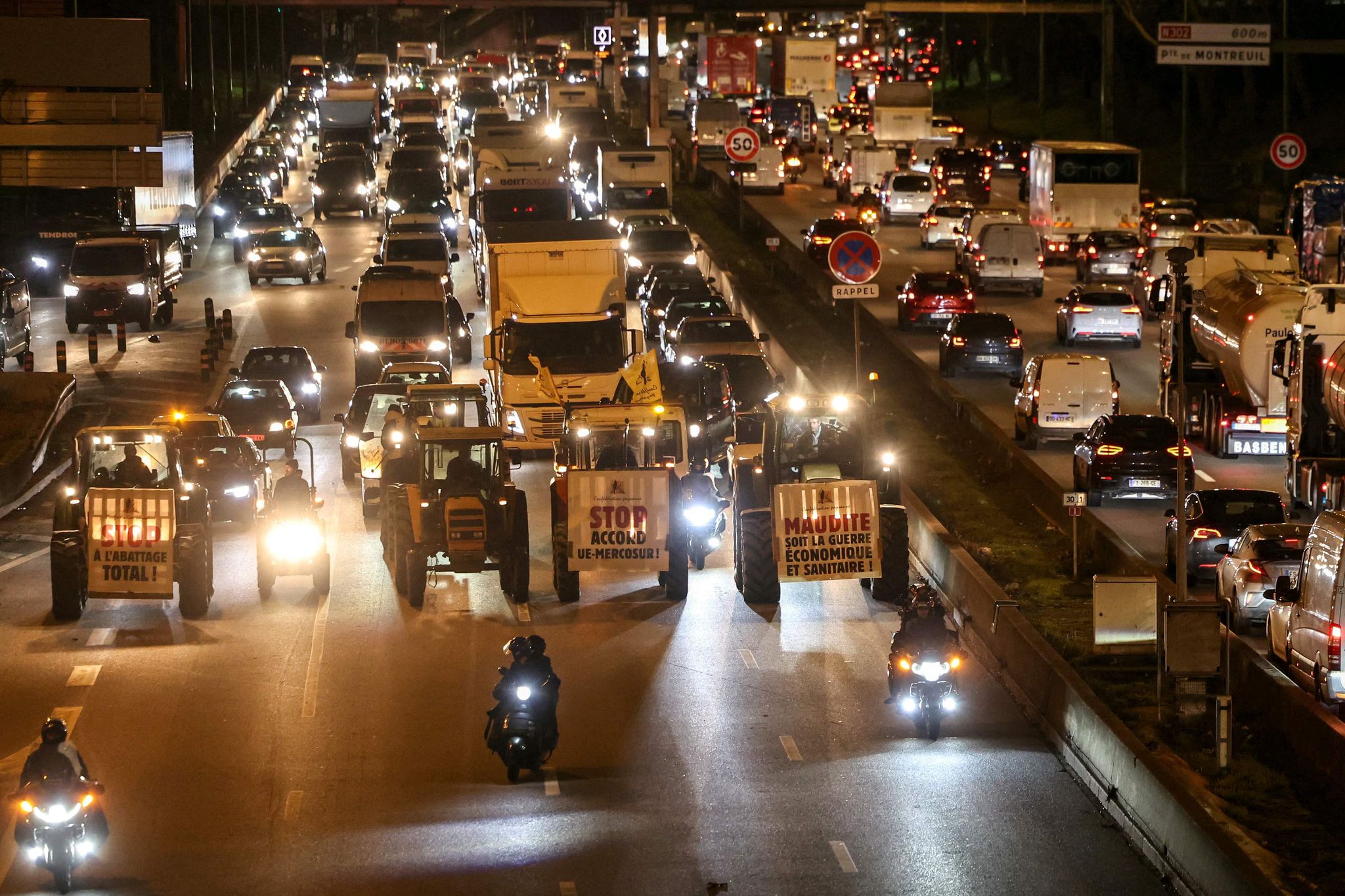Bauern blockieren vor Mercosur-Abstimmung Autobahn