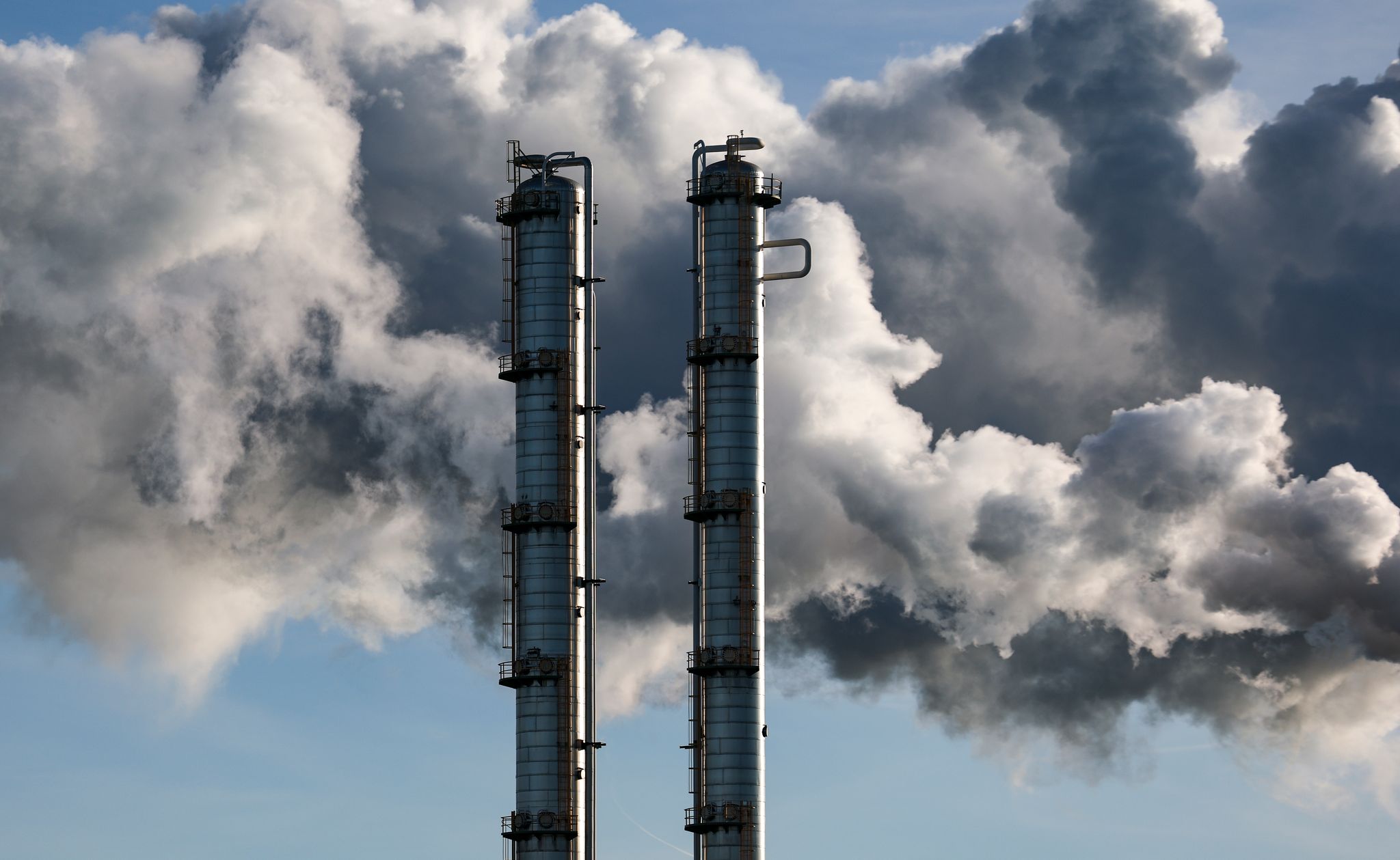 Deutschlands Top-Konzerne: Gewinneinbruch und weniger Jobs