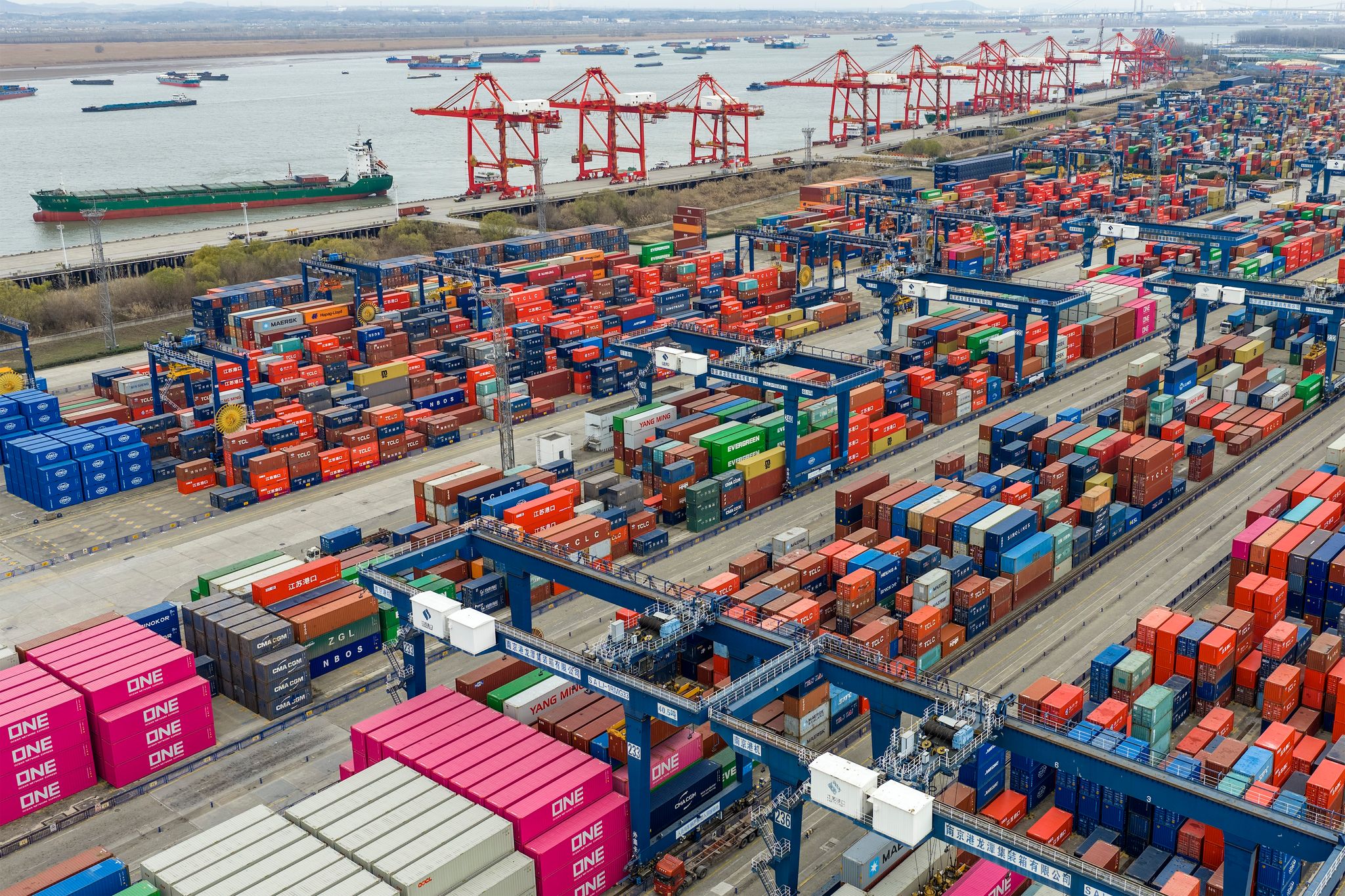 Trotz Zollstreits: Chinas Außenhandel mit Rekordüberschuss