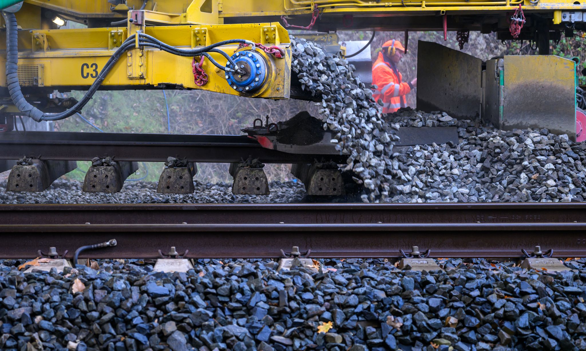 Bahn will 2026 mehr als 23 Milliarden Euro ins Netz stecken