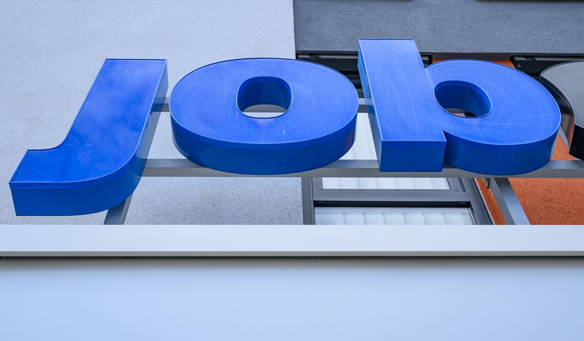 Frauen und Migranten oft überqualifiziert im Job