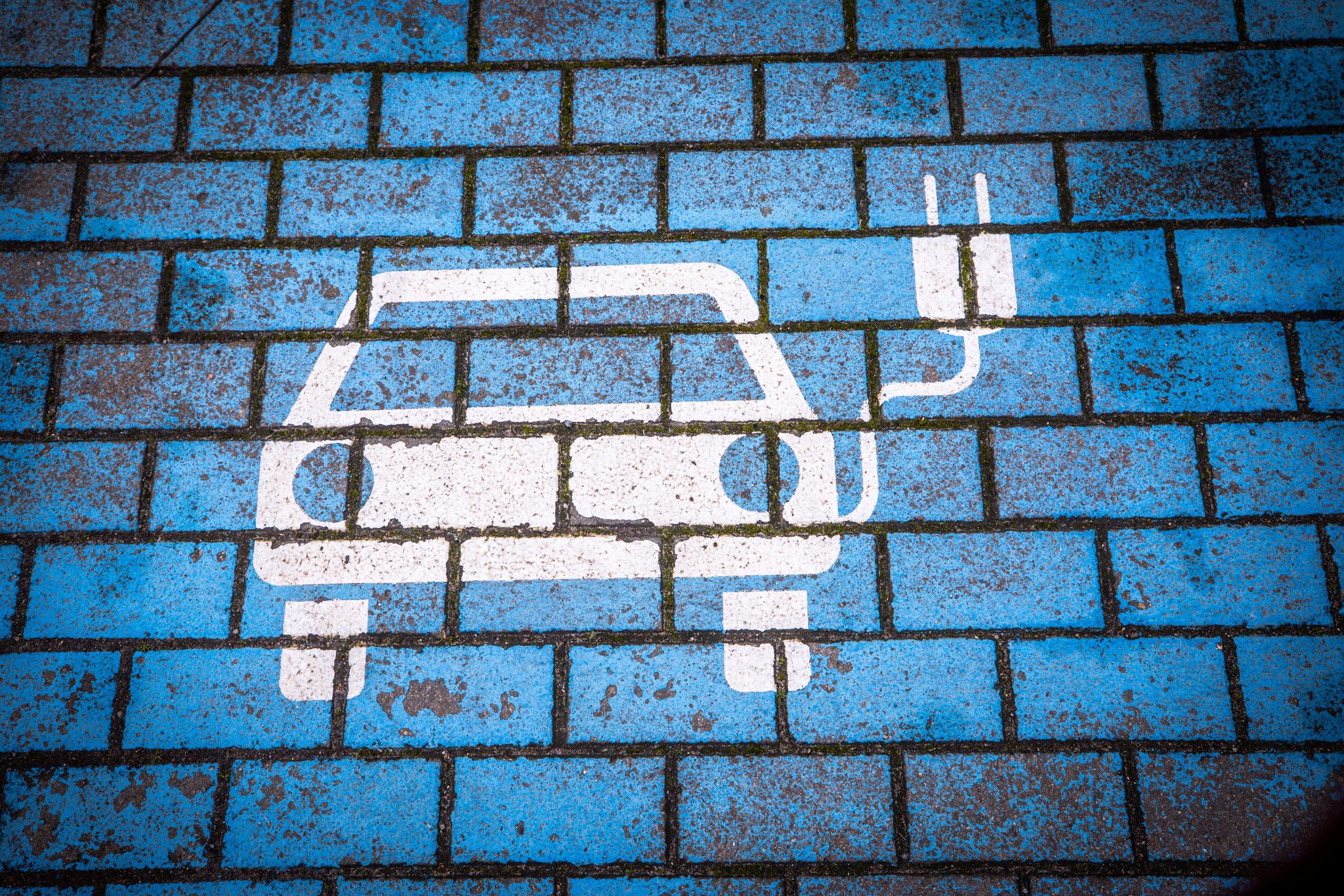 Studie: So kommt das Elektroauto im Mehrfamilienhaus an