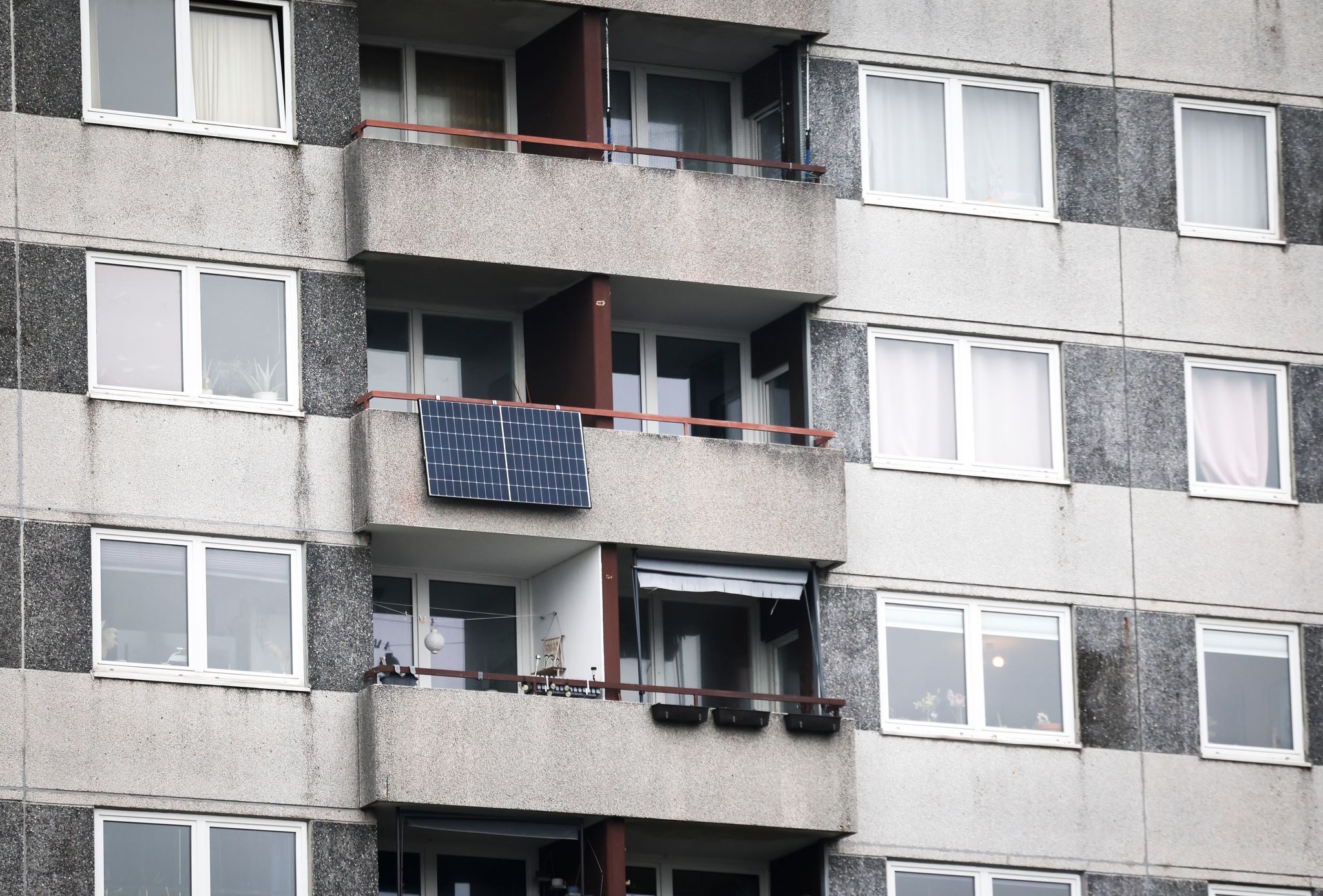 Bürger installieren Hunderttausende «Balkonkraftwerke»
