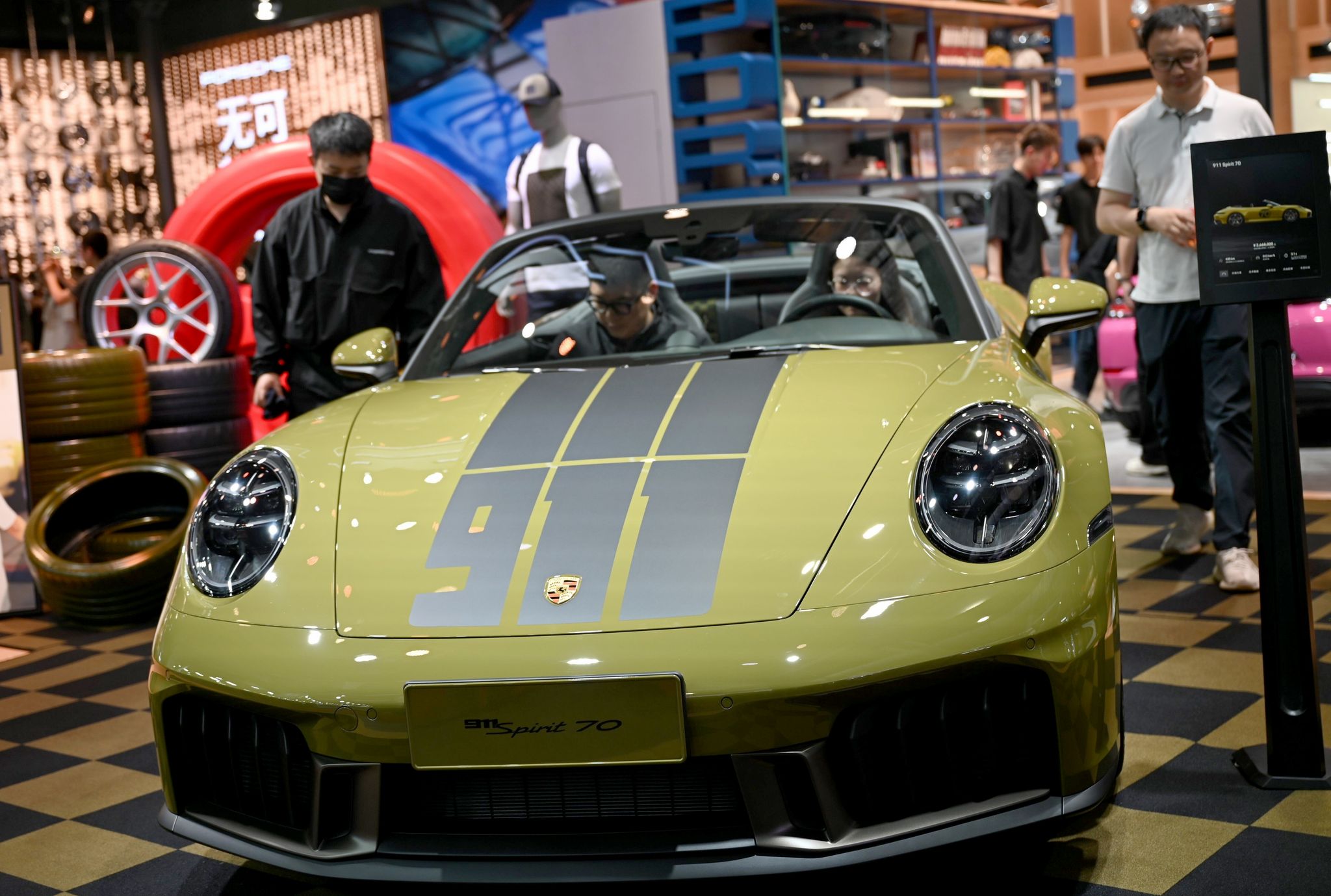 Porsche startet schwächer als befürchtet ins Jahr