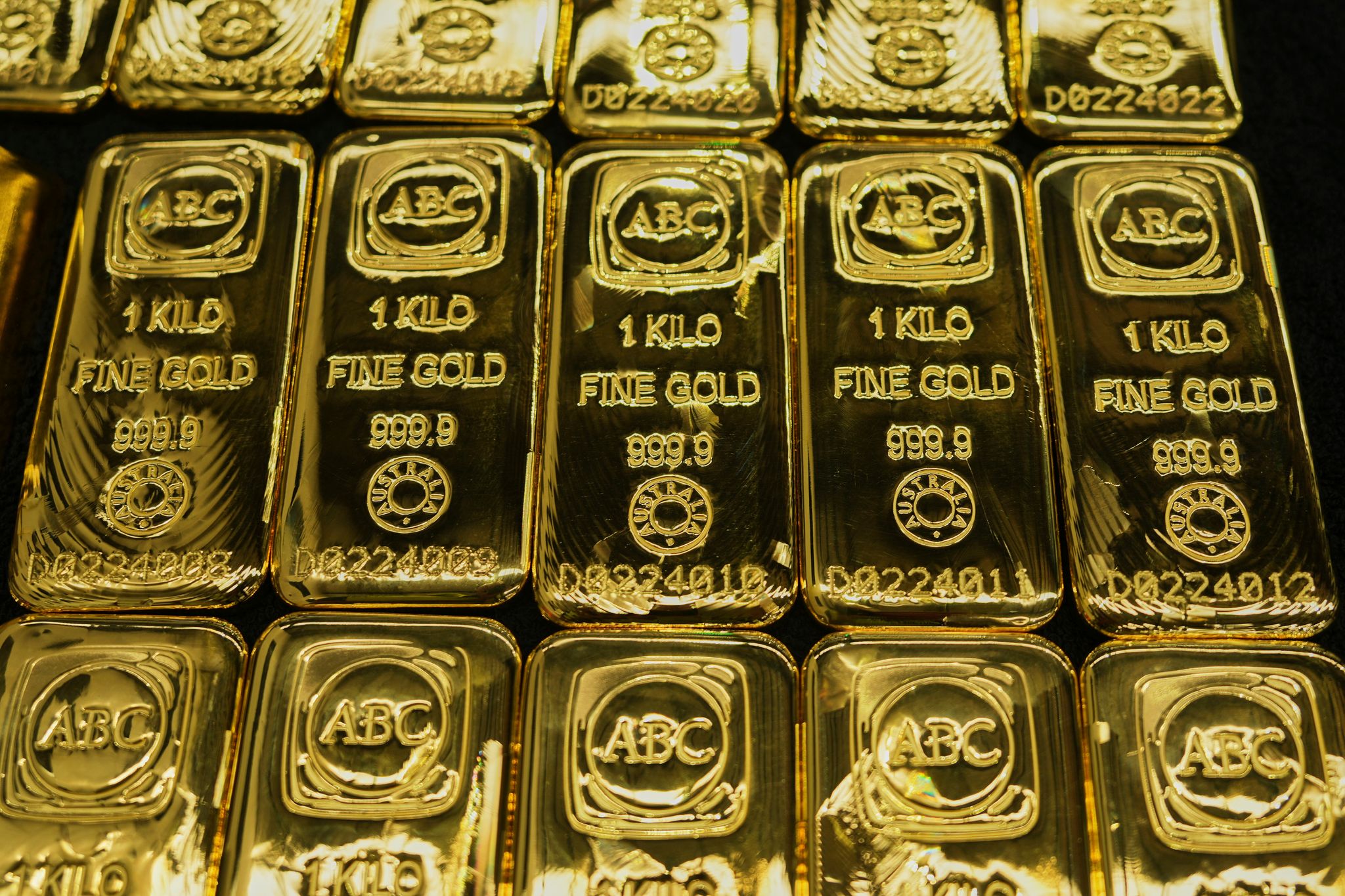 Goldpreis steigt auf Rekord – Anleger setzen auf Zinssenkung