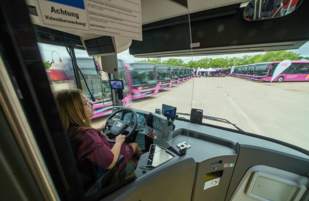 Anhalterin Von Der Busse Mit Genommennull