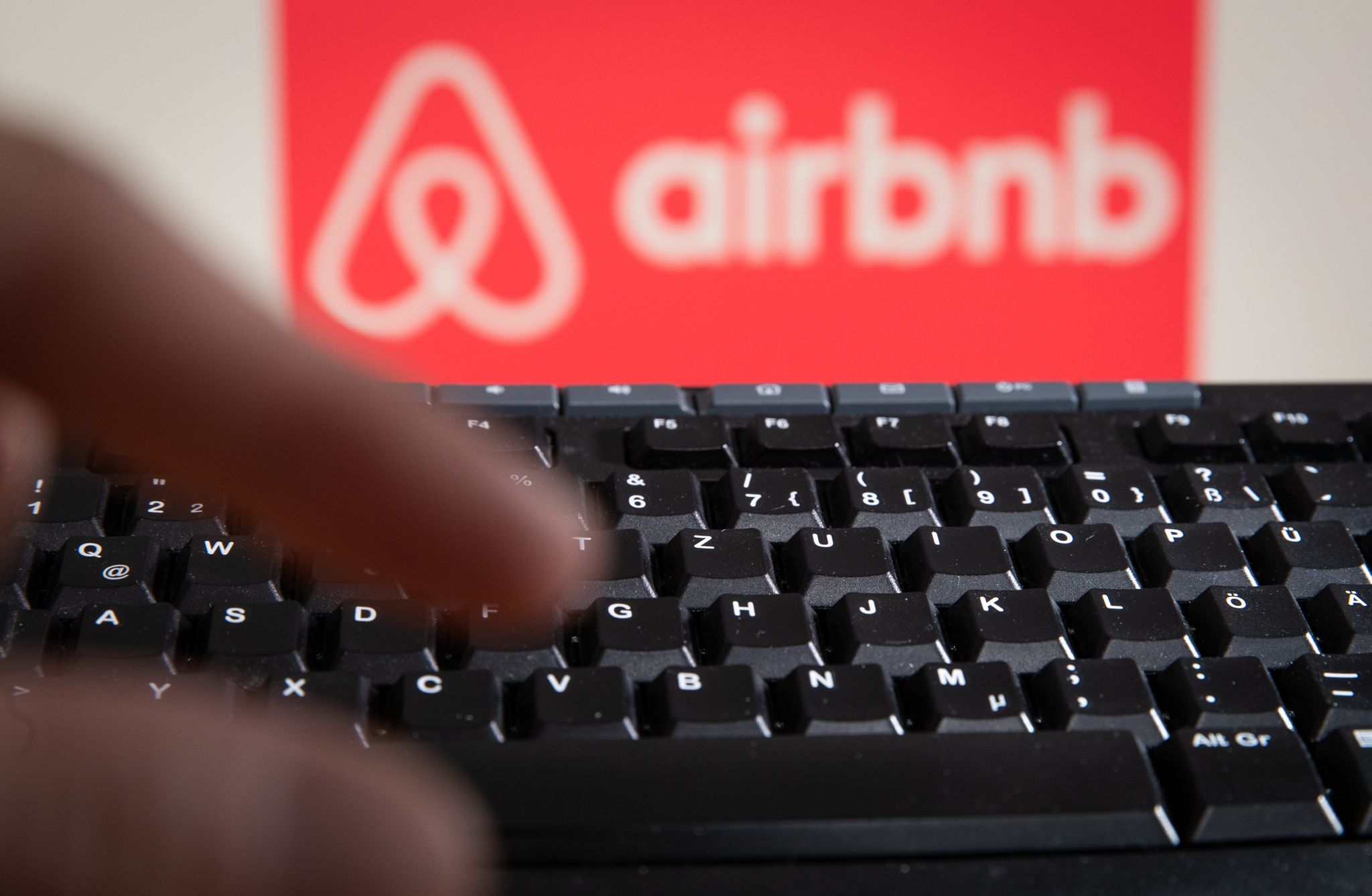 Kursfeuerwerk für Airbnb-Aktie bei Börsengang