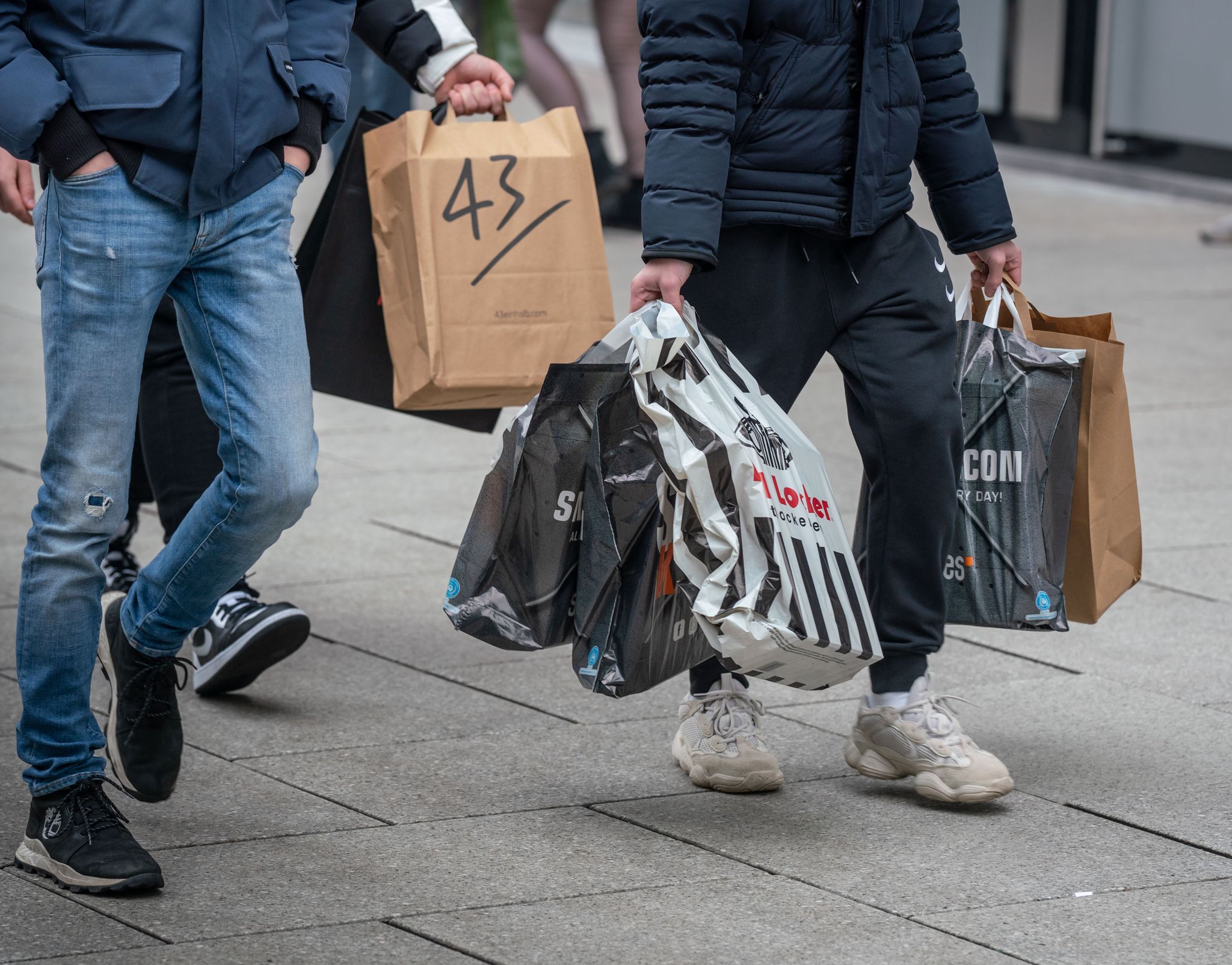 Handel fürchtet monatelangen Lockdown nach Weihnachten