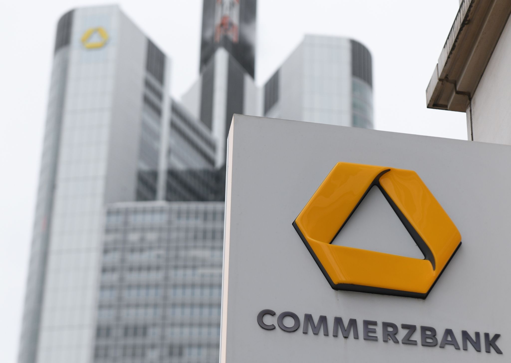 Commerzbank baut 2300 Stellen ab