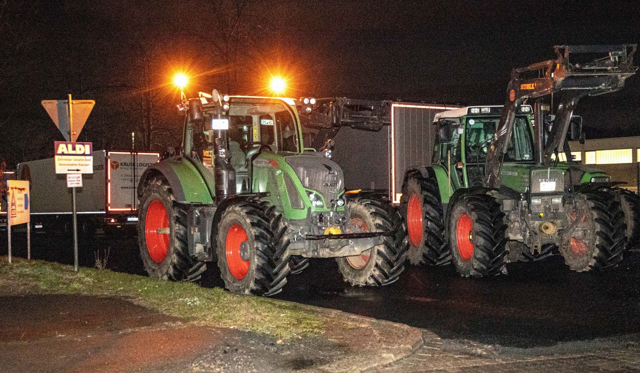 Streit um Butterpreis – Landwirte blockieren Aldi-Lager