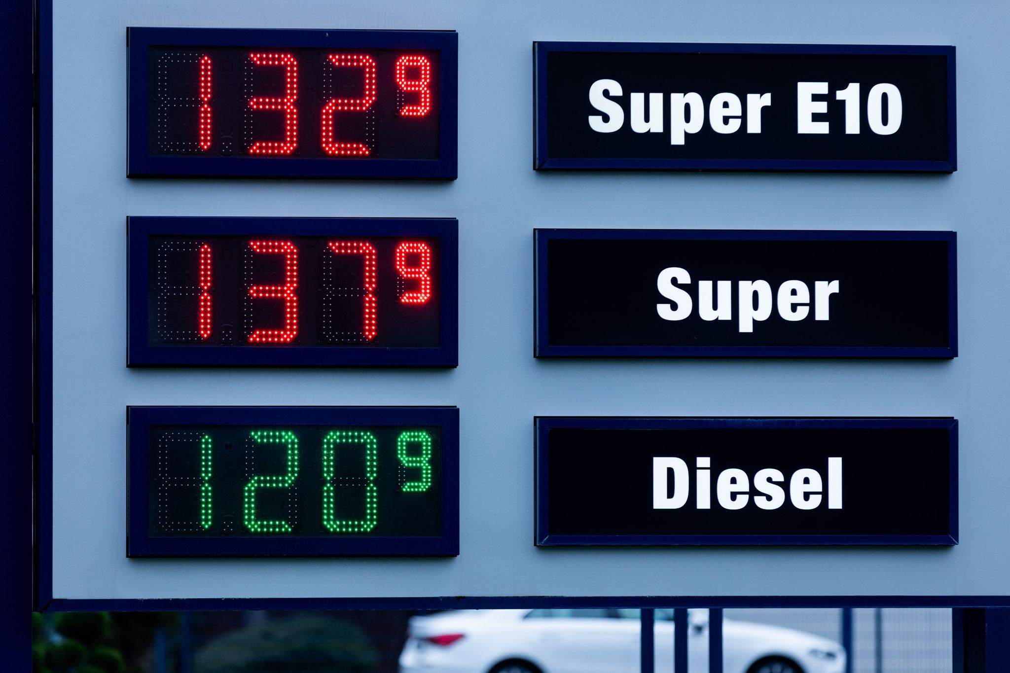 ADAC: Benzin und Diesel zu Jahresbeginn etwa 6 Cent teurer