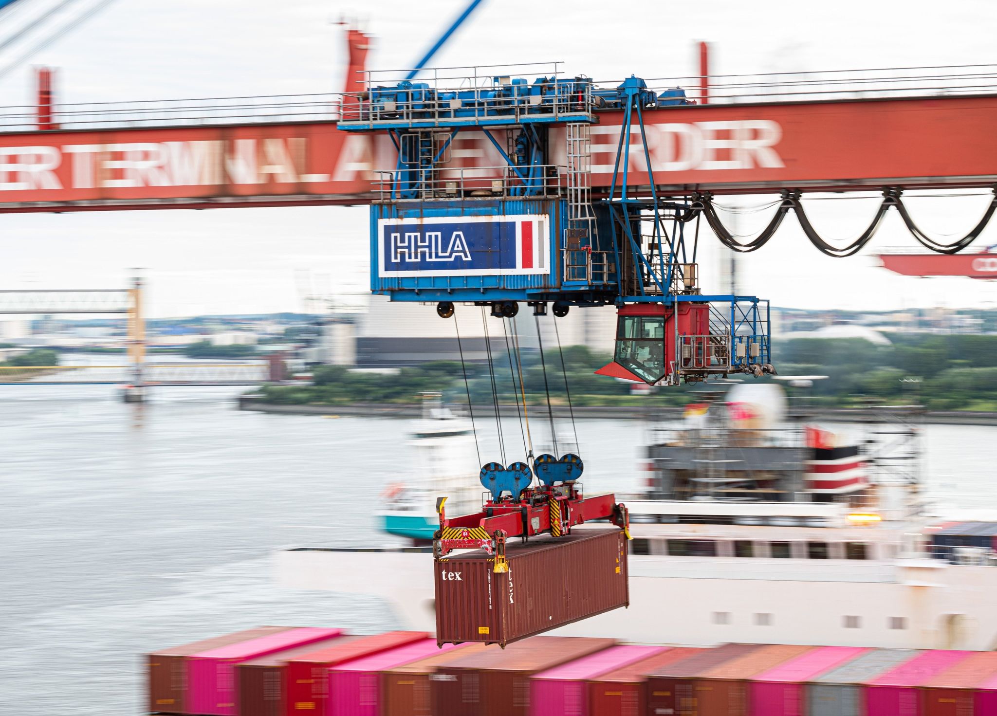 Export arbeitet sich weiter aus Corona-Tief