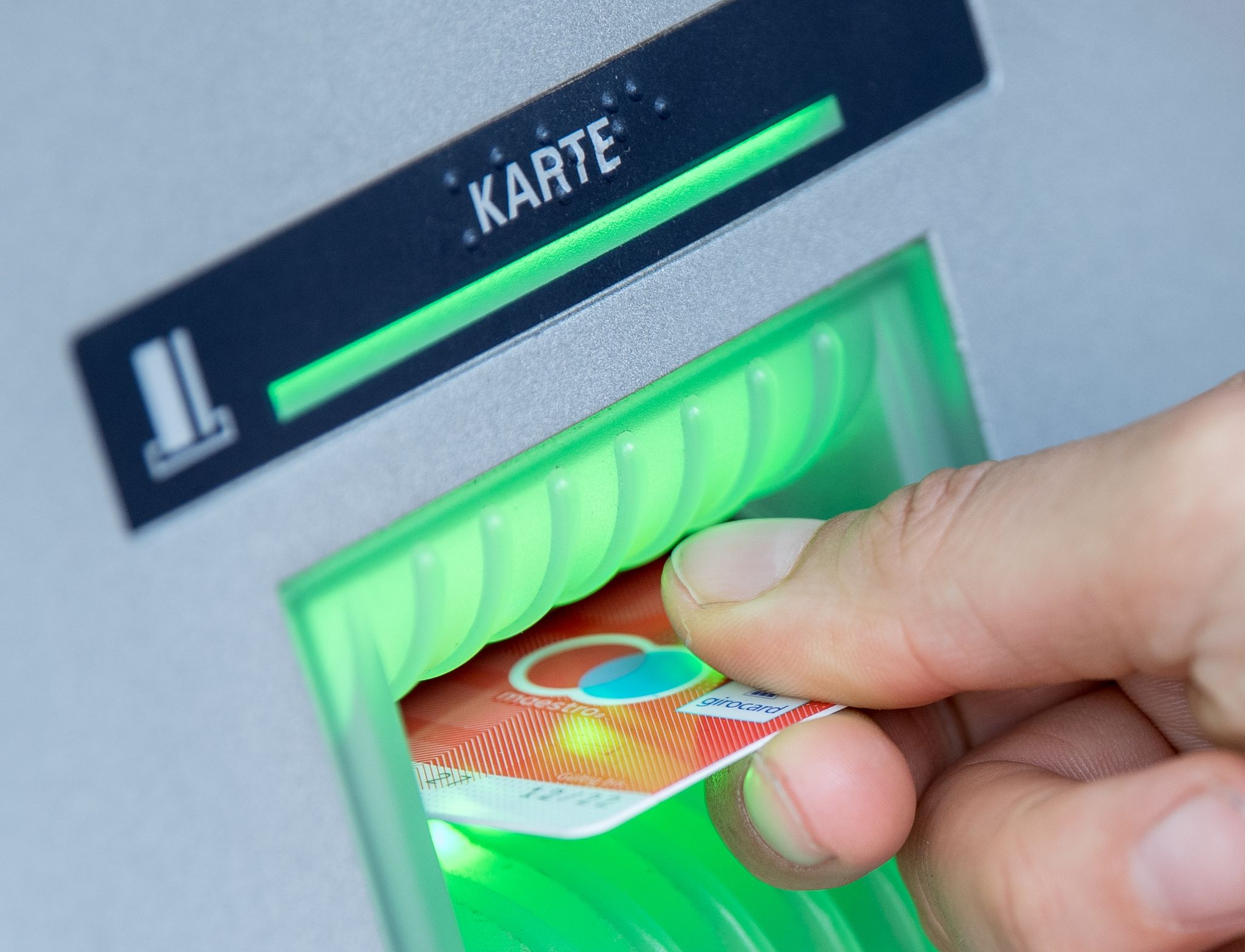 Schaden durch Datenklau an Geldautomaten auf Rekordtief