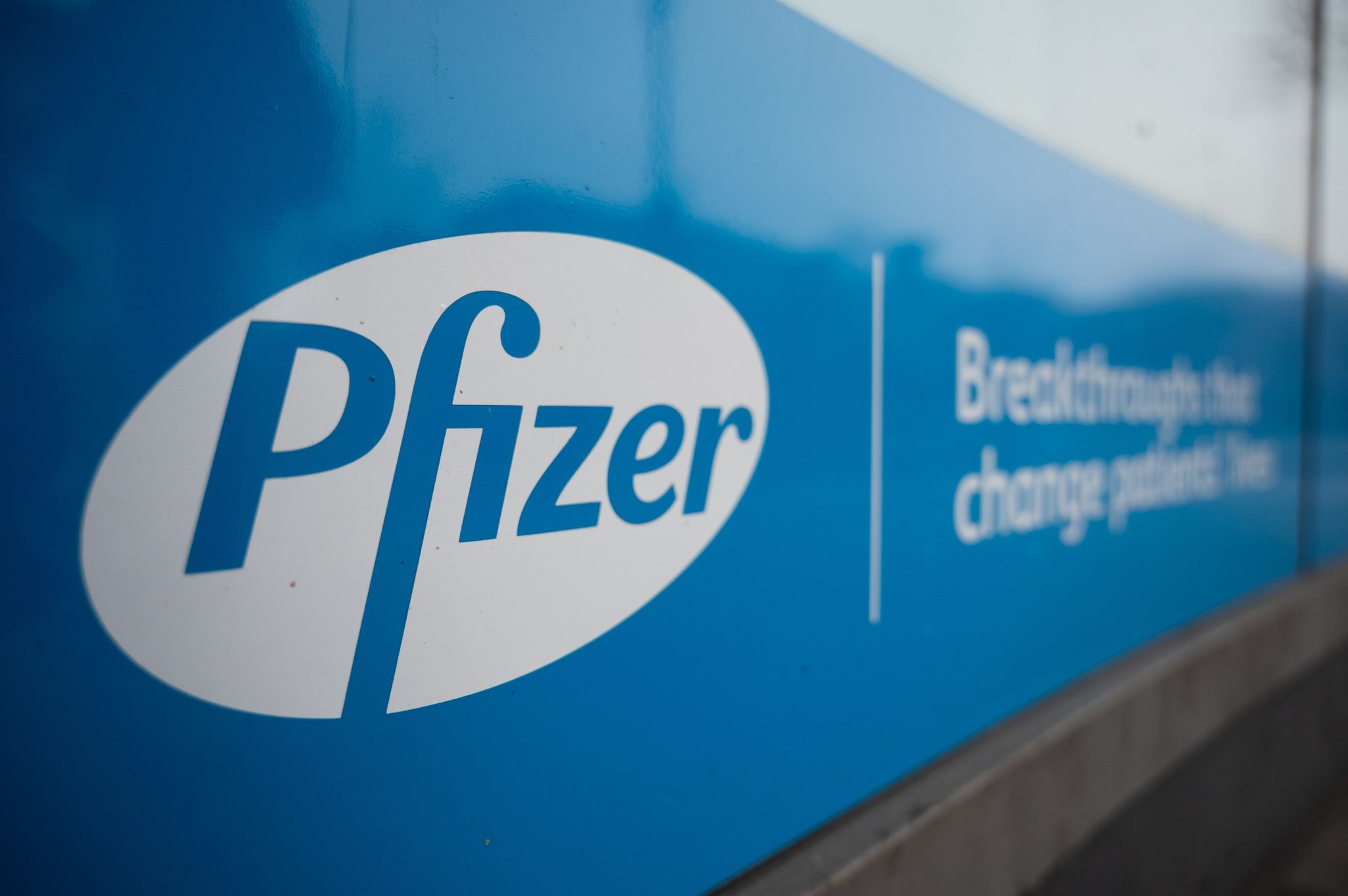Corona-Vakzin: Pfizer hebt Ziele für 2021 an