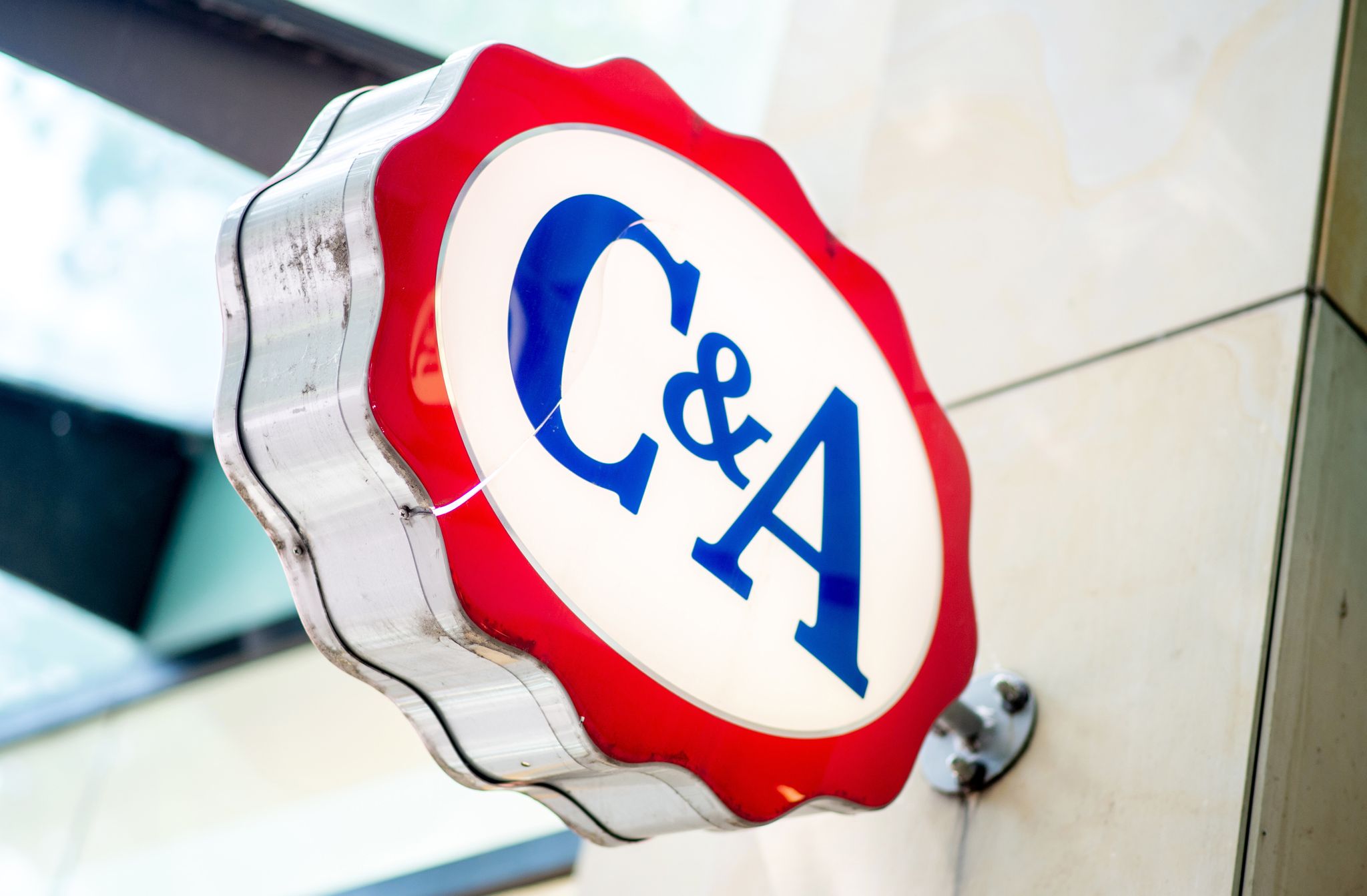 C&A muss einbehaltene Miete für April nachzahlen