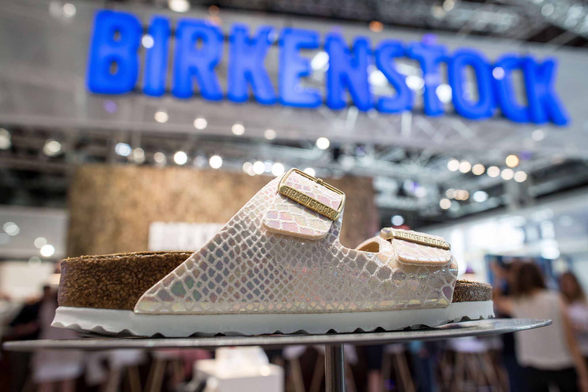 Luxuskonzern steigt indirekt bei Birkenstock ein