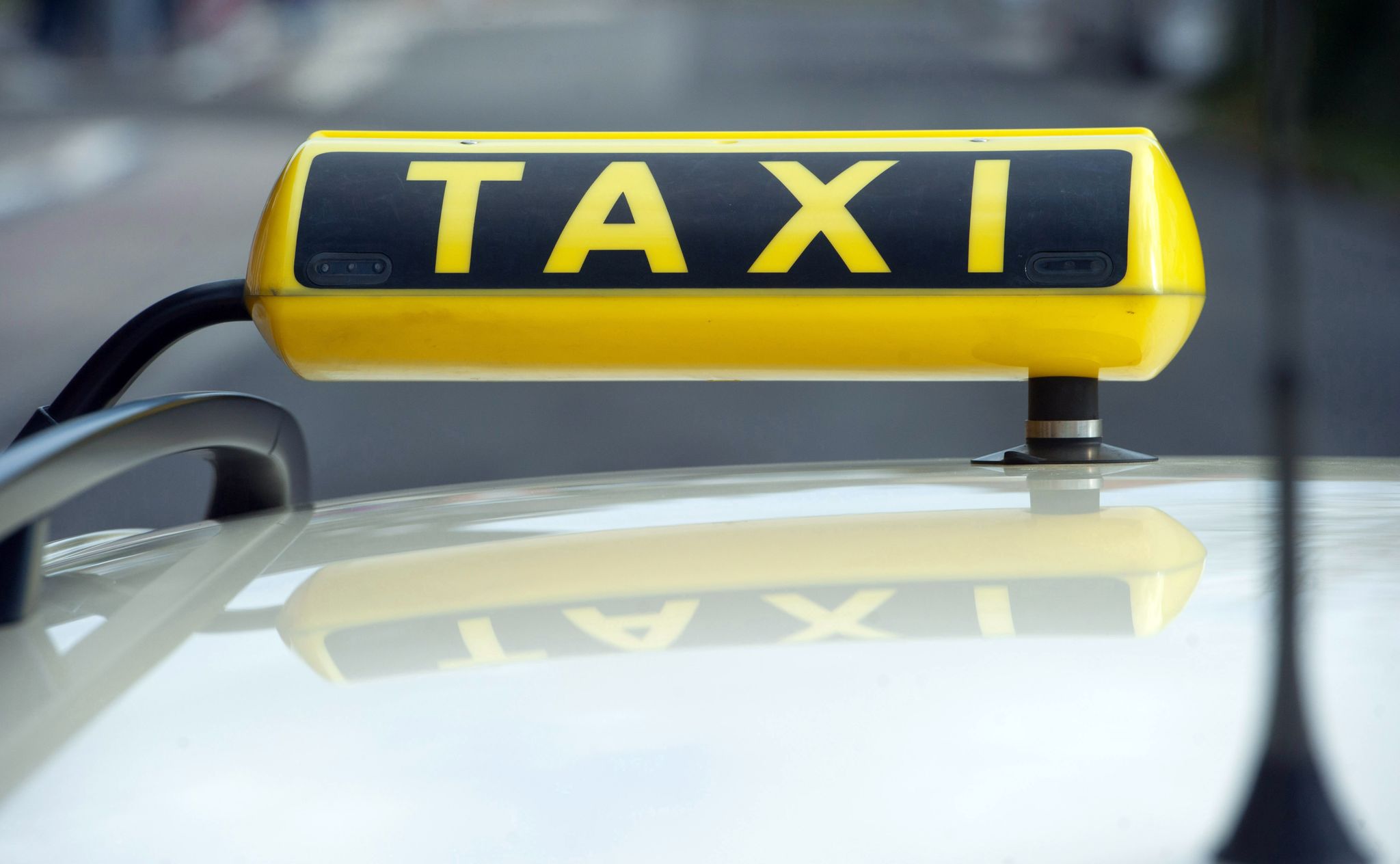Neuer Rahmen für Taxis und Fahrdienste per App