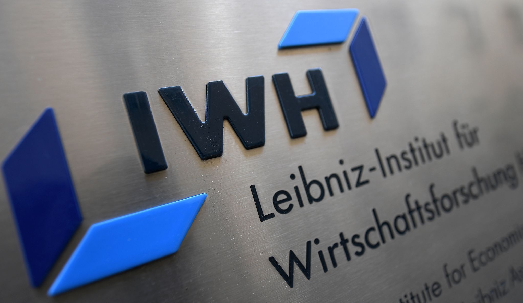 IWH: 3,7 Prozent Wachstum und steigende Verbraucherpreise