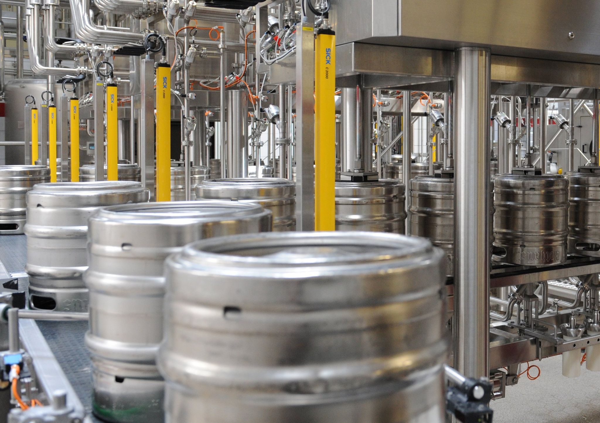 Betriebe müssen Bier loswerden – Freibier statt Gully?