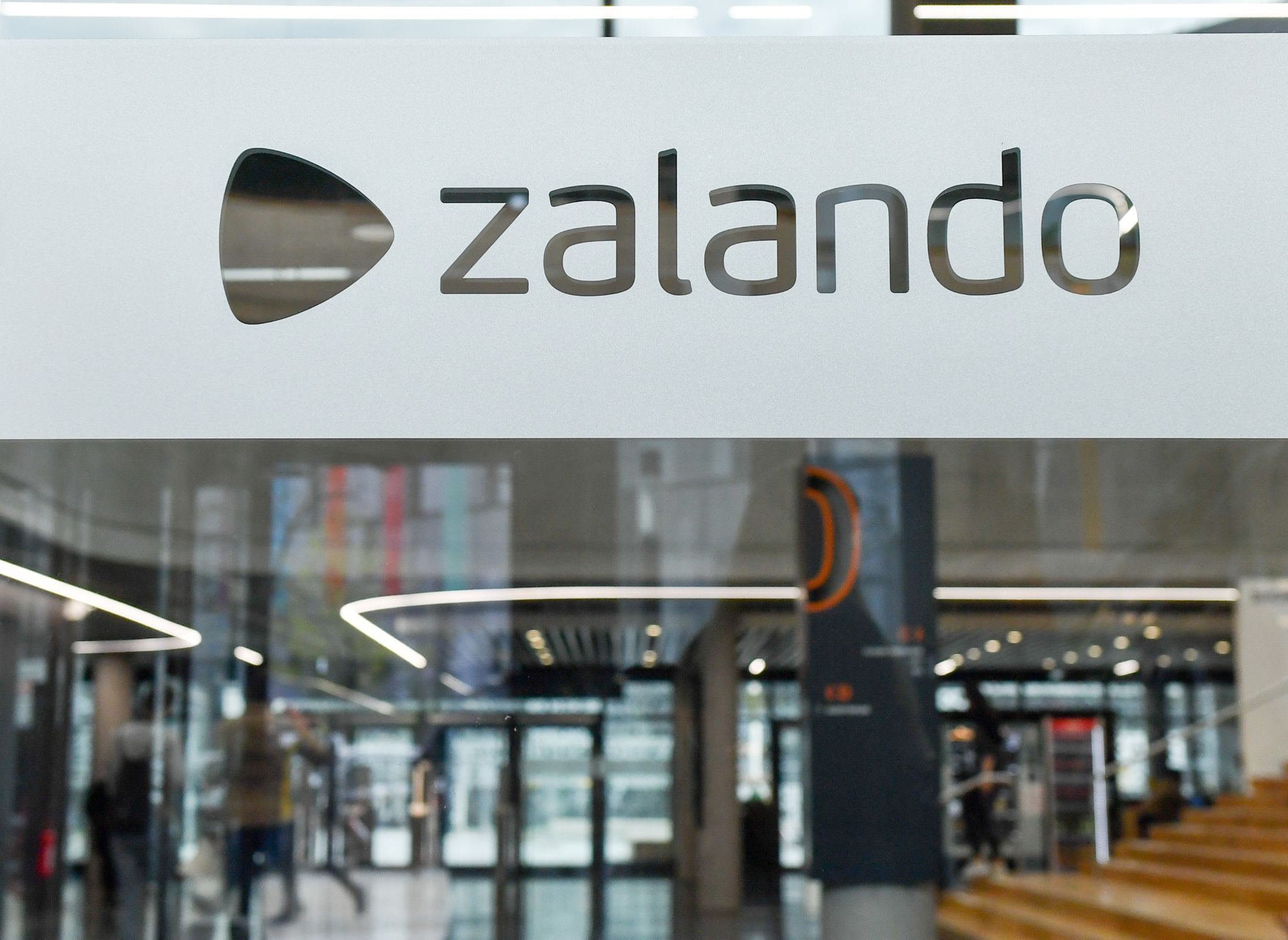 Einkleiden am Handy – Ladenschließungen beflügeln Zalando