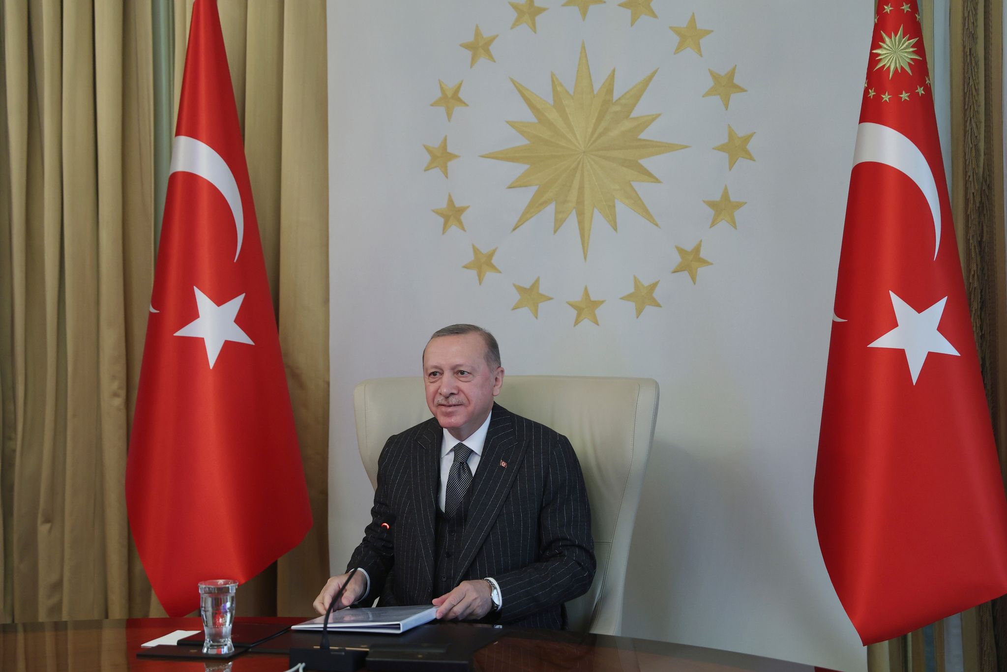 Türkische Lira stürzt nach Entlassung des Notenbankchefs ab