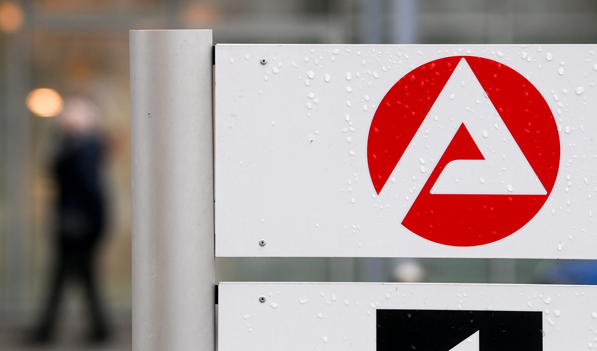Arbeitsmarkt hat das ganze Jahr an Corona zu knabbern