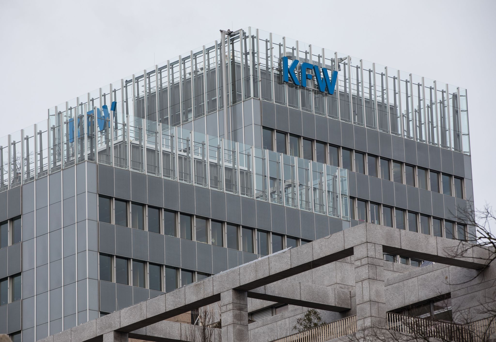 Förderbank KfW verdient im Corona-Jahr 2020 deutlich weniger