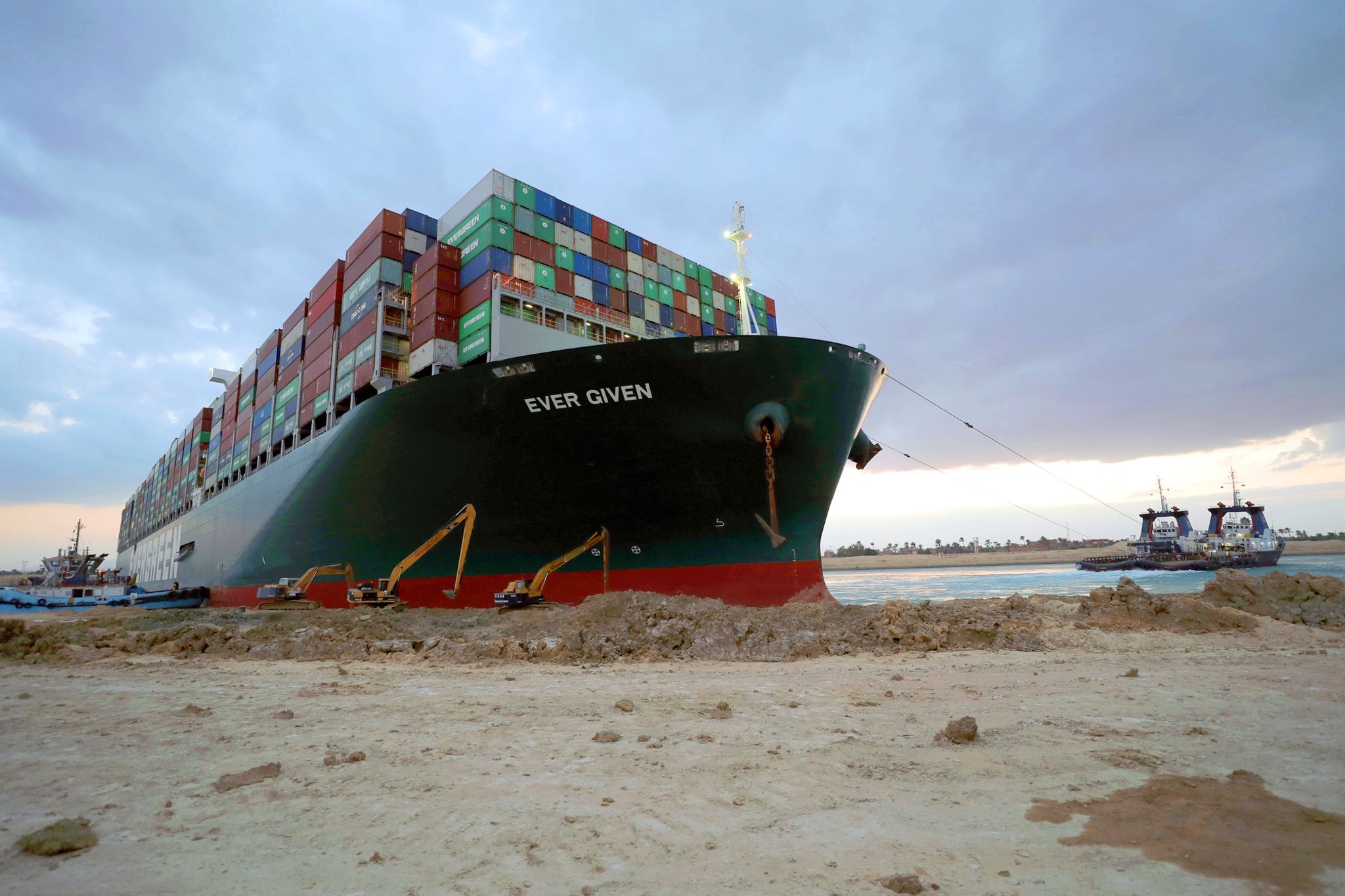 Containerschiff «Ever Given» im Suezkanal schwimmt wieder