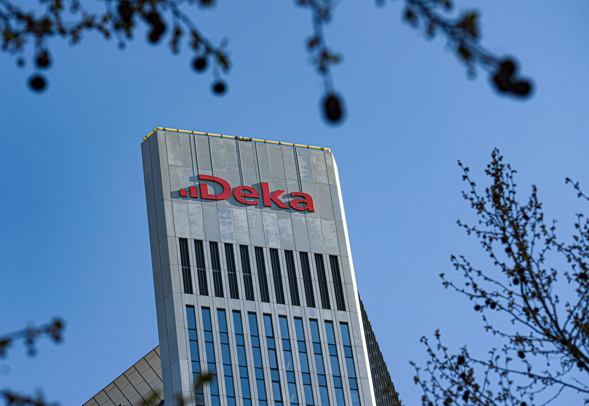 Dekabank rechnet nach Gewinneinbruch mit besserem Ergebnis