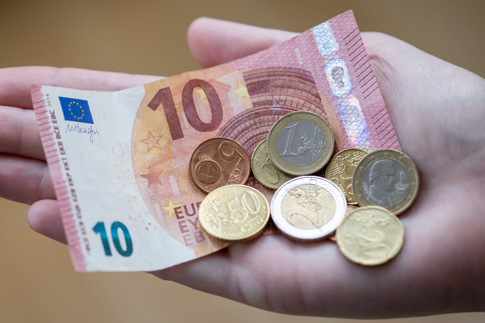 300 Geldinstitute erheben bereits Strafzinsen