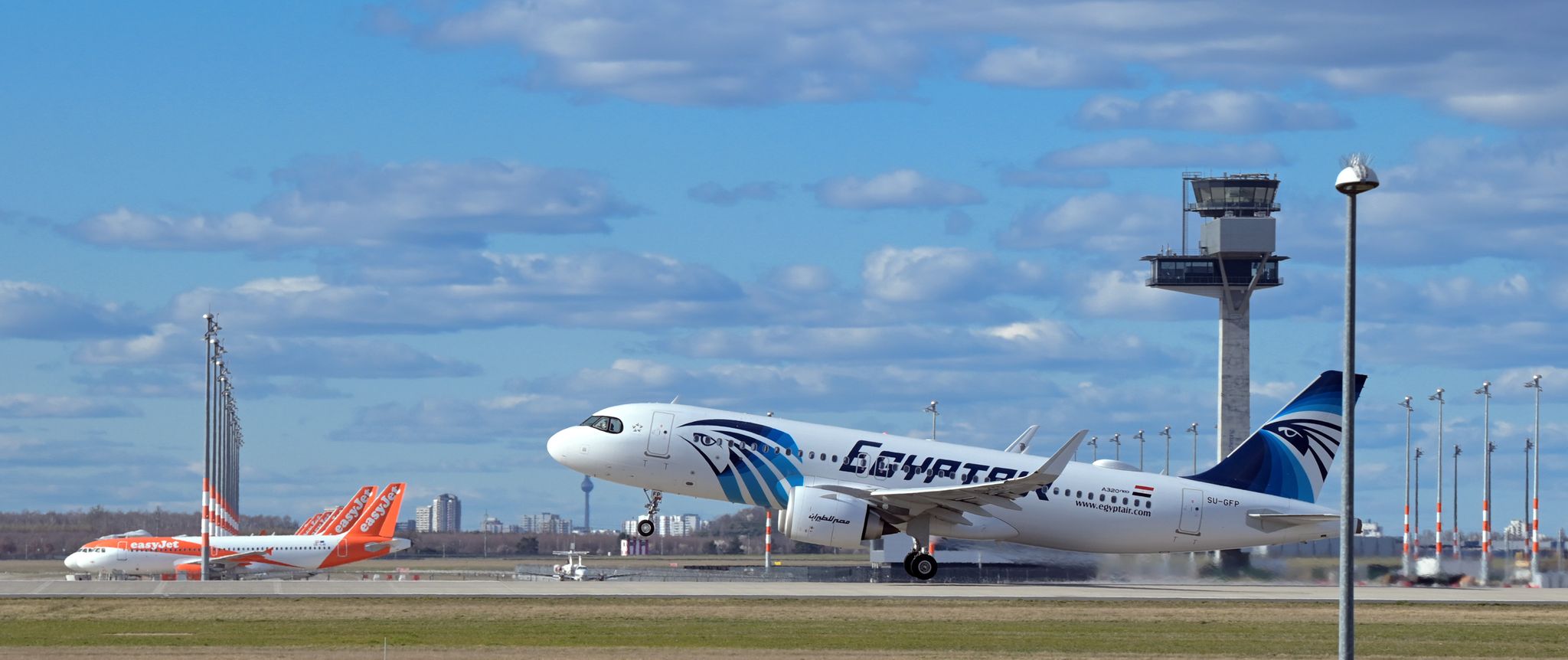 EuGH klärt Kosten für Airline bei kleiner Umleitung