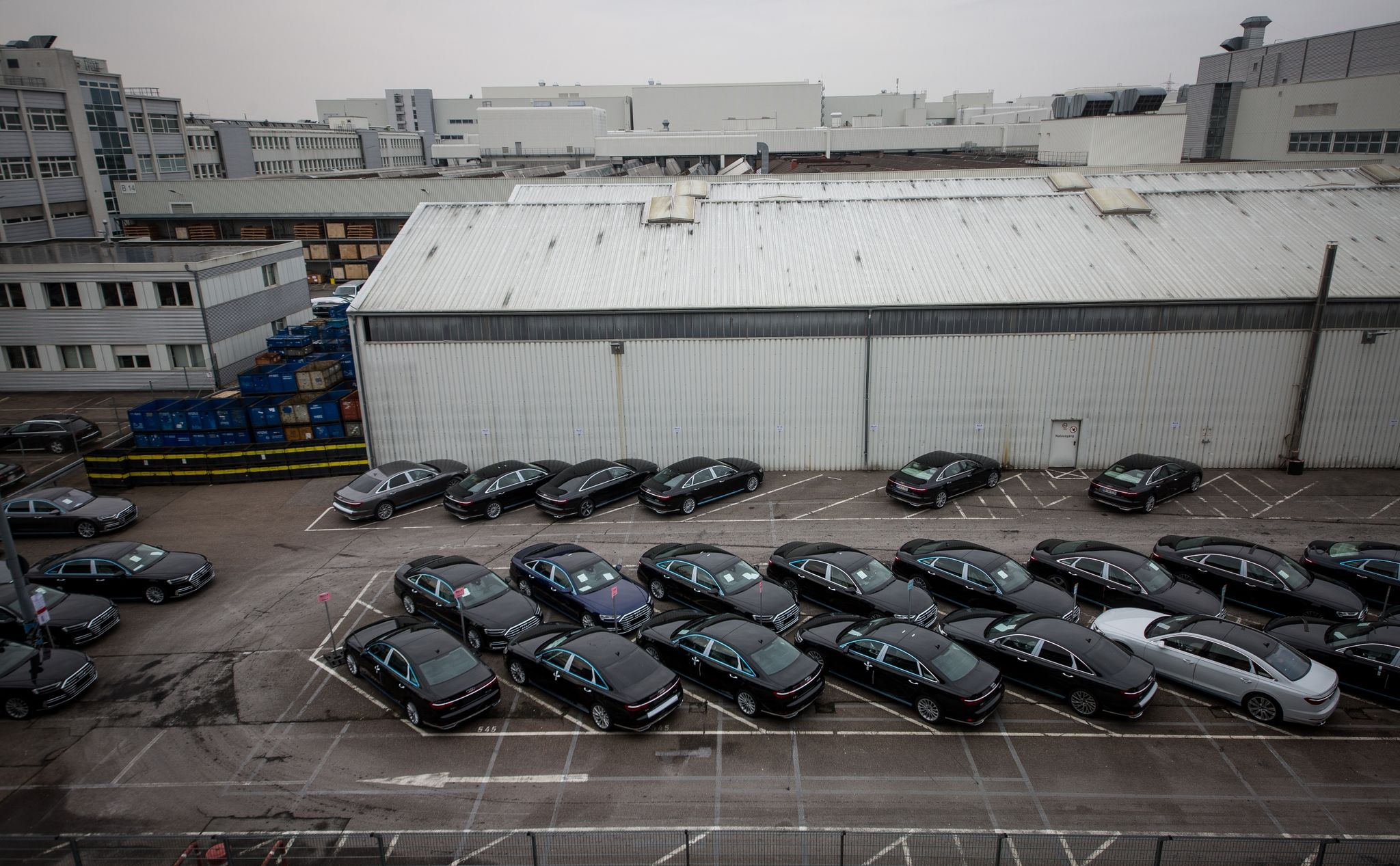 Chipmangel bei Audi und Daimler schränkt Produktion ein