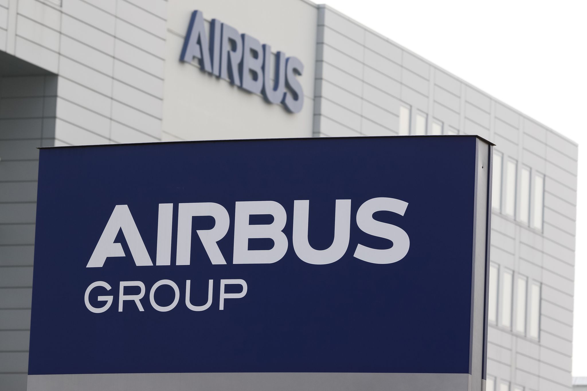 Airbus startet trotz Krise mit schwarzen Zahlen ins Jahr
