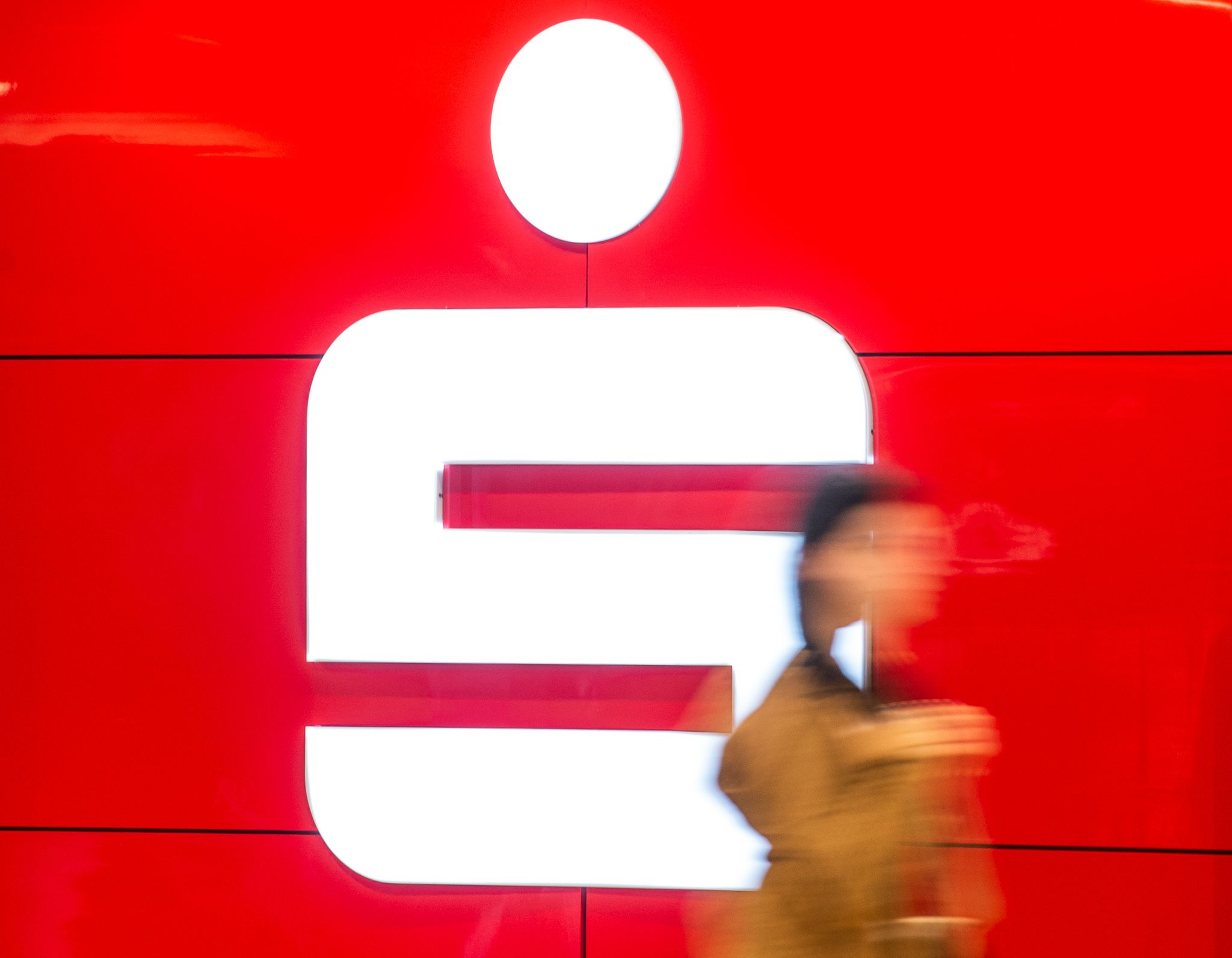 Sparkassen gegen neue Bargeld-Regeln