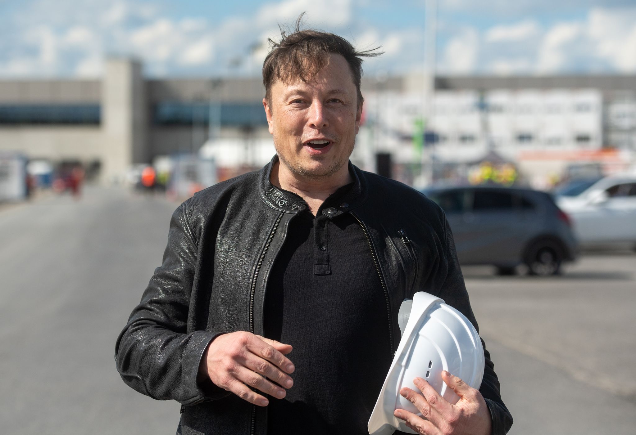 Tesla-Chef besucht Fabrik-Baustelle in Grünheide