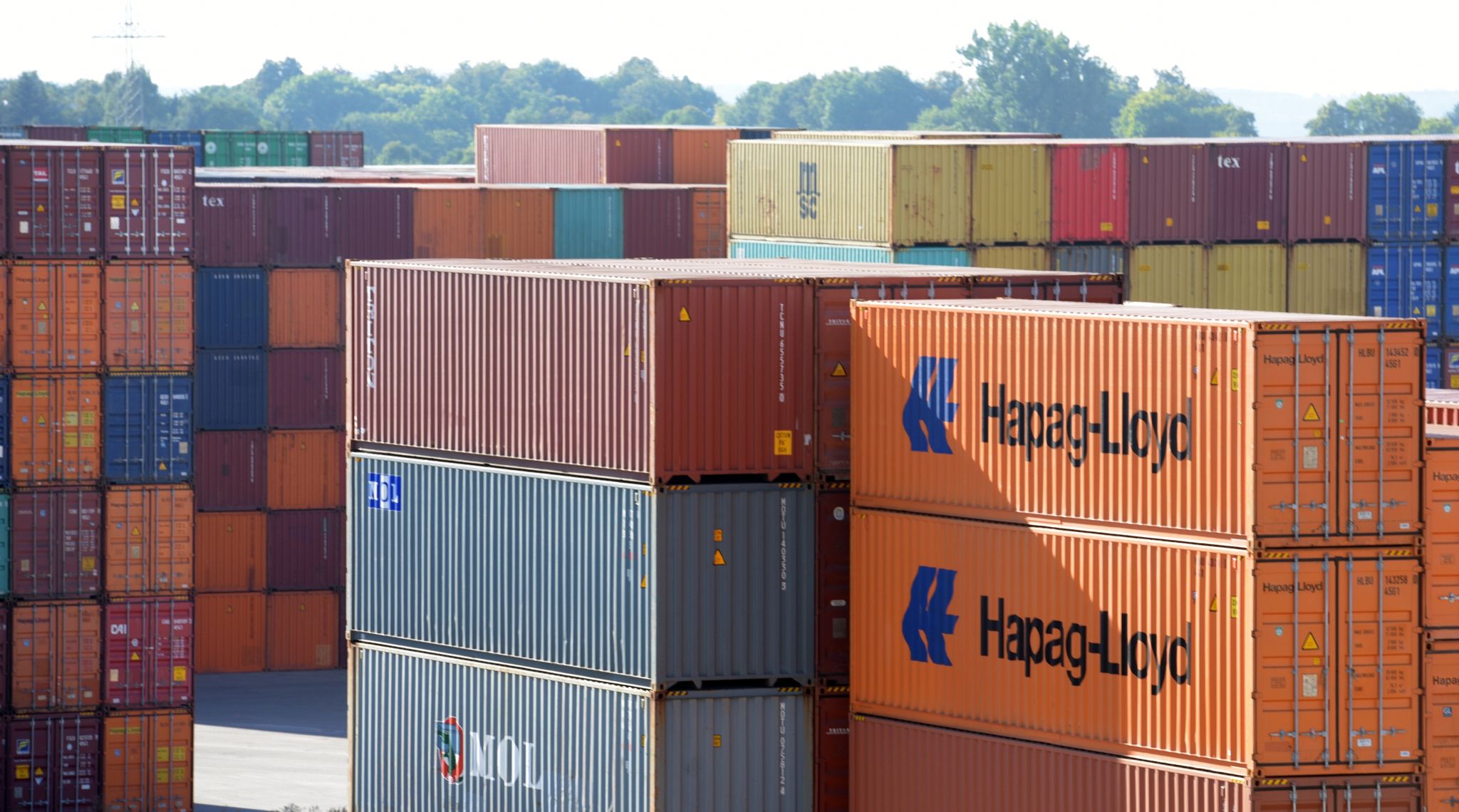 Welthandel springt an: Hapag-Lloyd muss Container nachkaufen