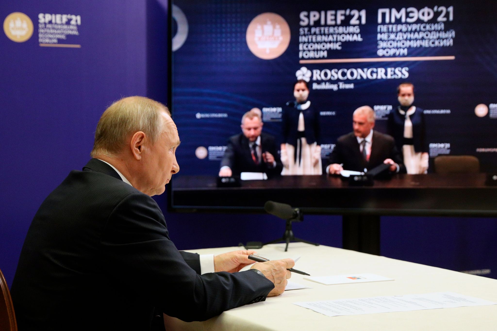 Putin: Erster Strang von Nord Stream 2 fertig verlegt