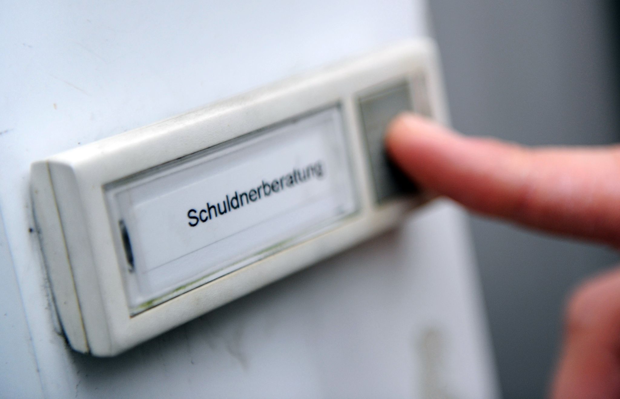 Viele alleinlebende Männer in Schuldnerberatung