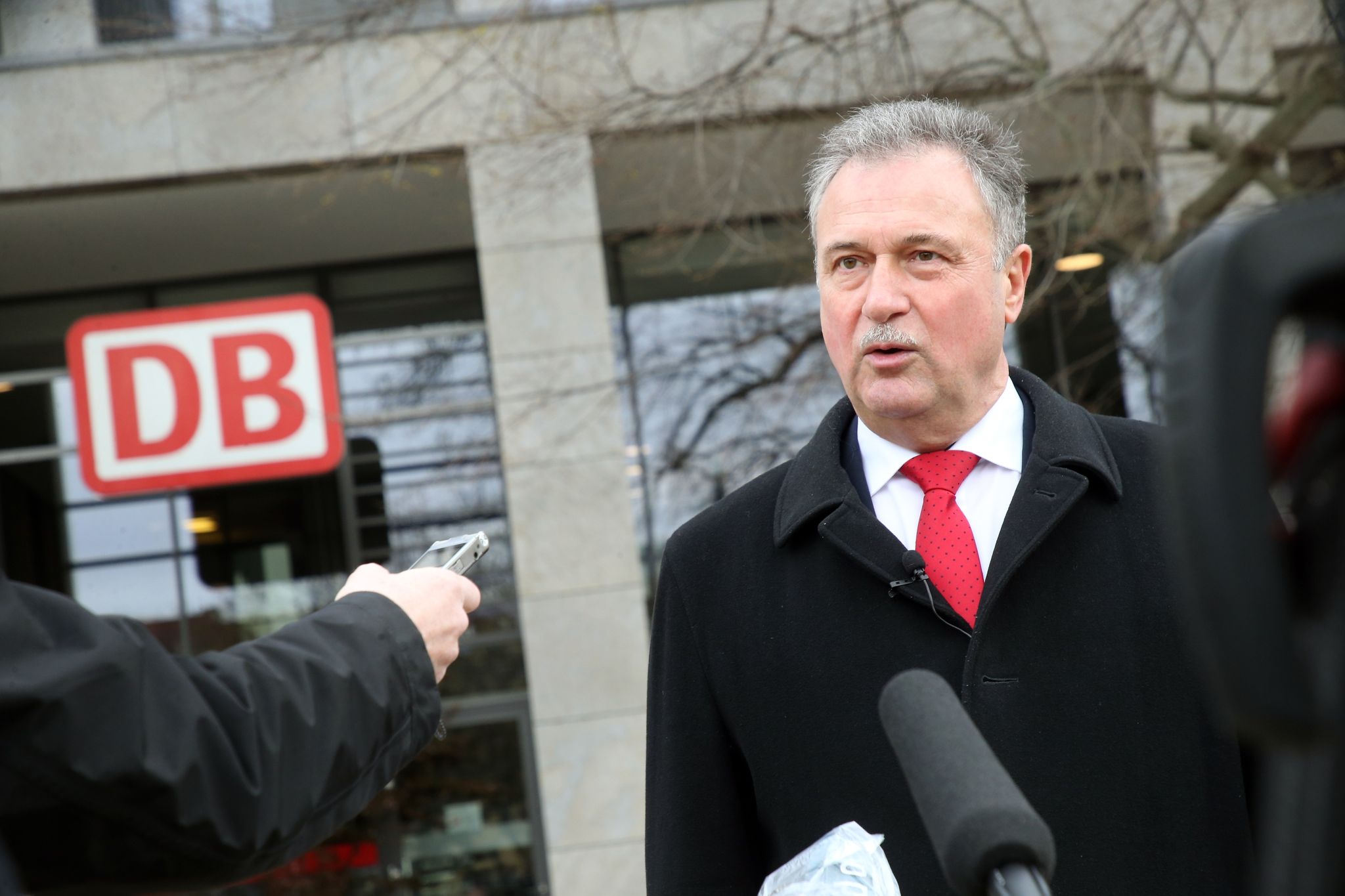 Bahn will Lokführer-Warnstreiks verhindern