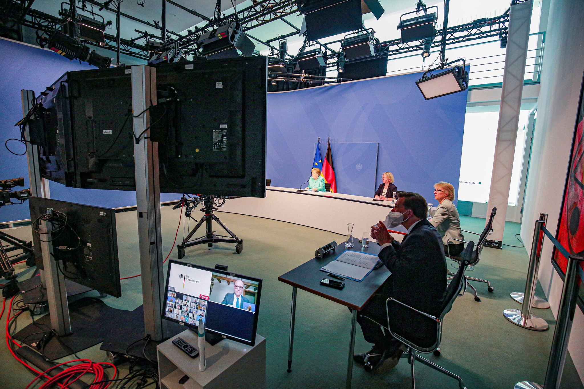 Merkel für umfassenden Umbau der Landwirtschaft