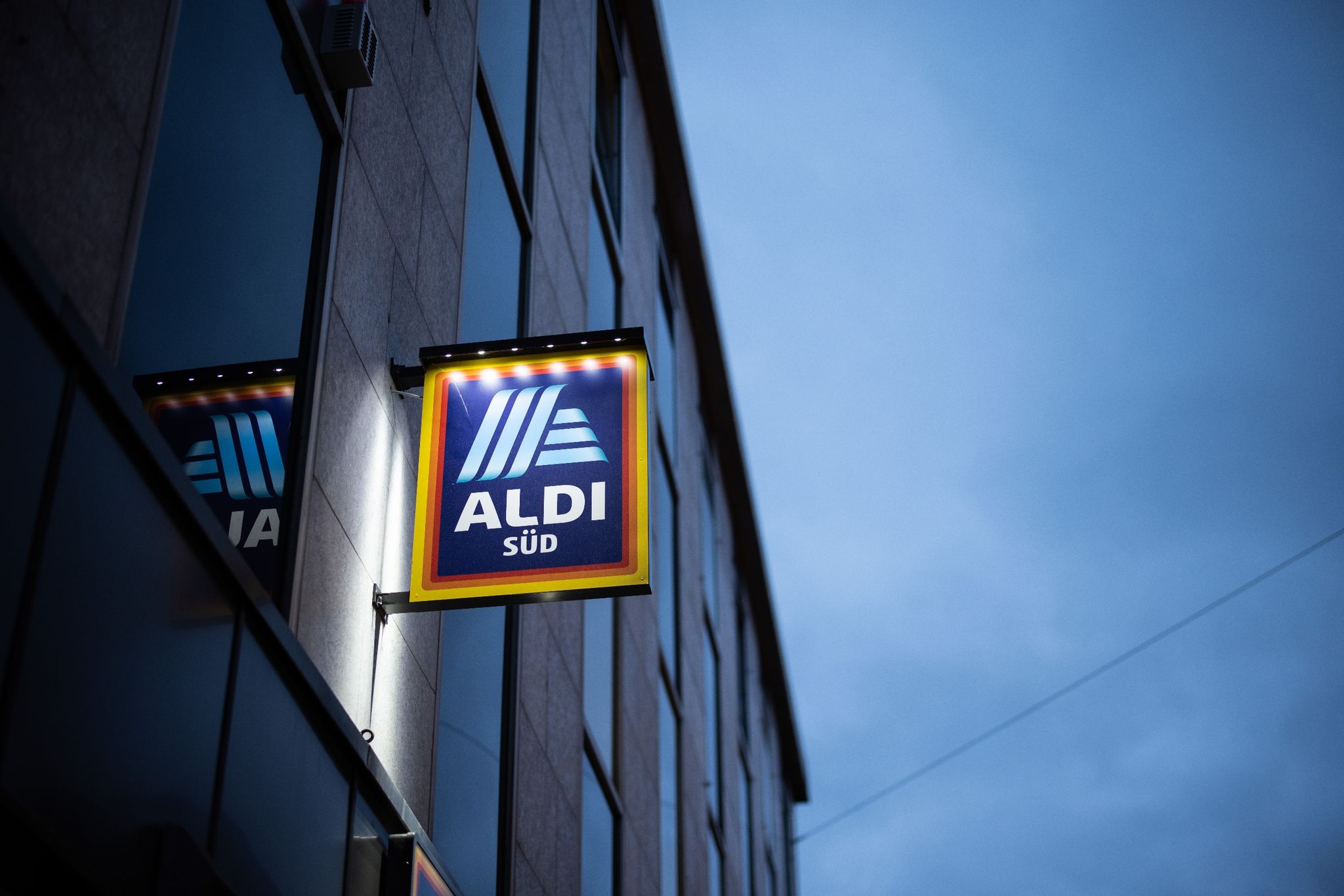 Auch Aldi erhöht Löhne und Gehälter vor Tarifabschluss