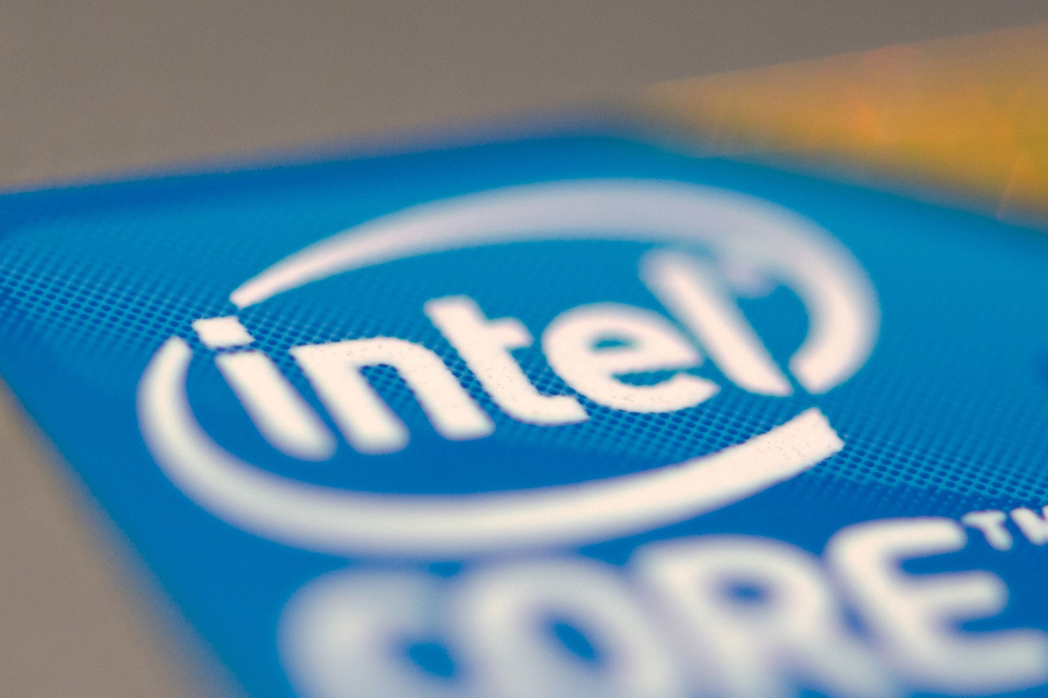 Intel profitert von Notebook-Boom in der Corona-Pandemie