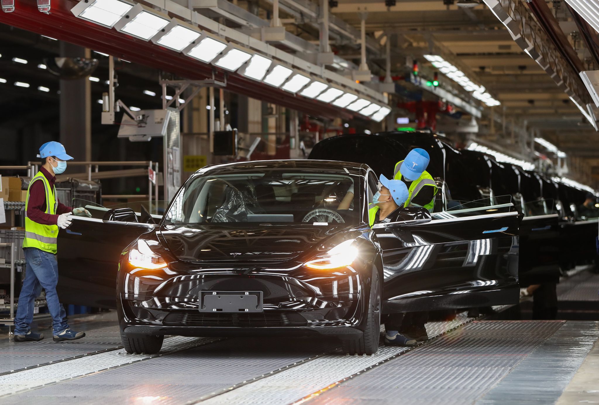 Tesla erstmals über eine Milliarde Dollar im Quartal