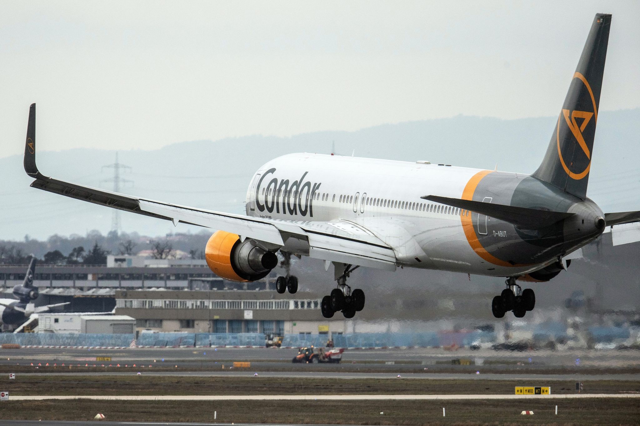 525-Millionen-Beihilfe für Ferienflieger Condor genehmigt