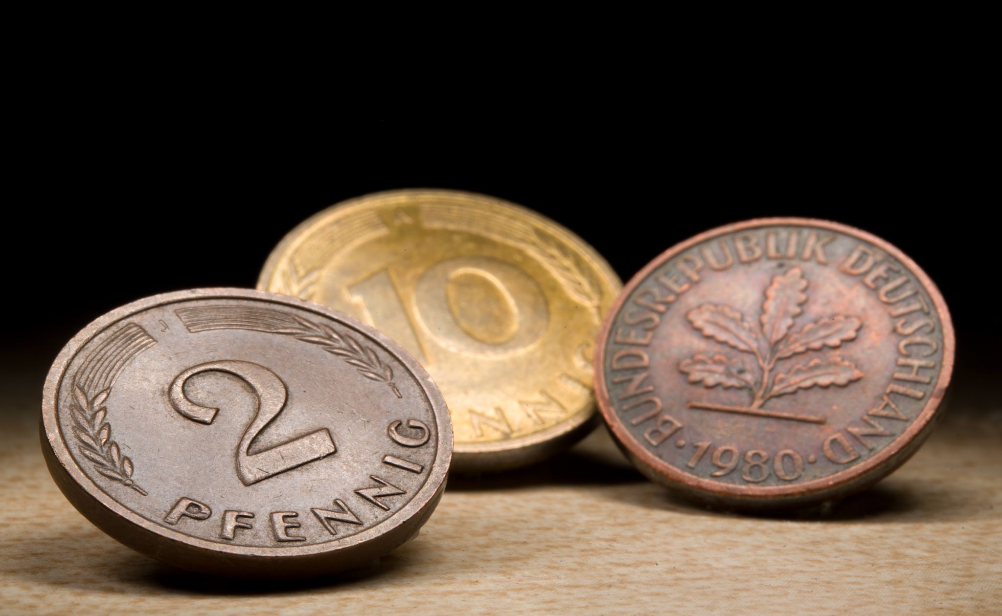 Mark und Pfennig im Milliardenwert noch nicht umgetauscht