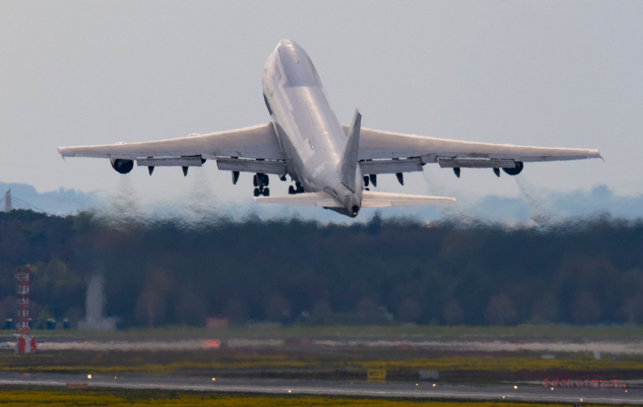 Staatshilfen bringen Frankfurter Flughafen in Gewinnzone