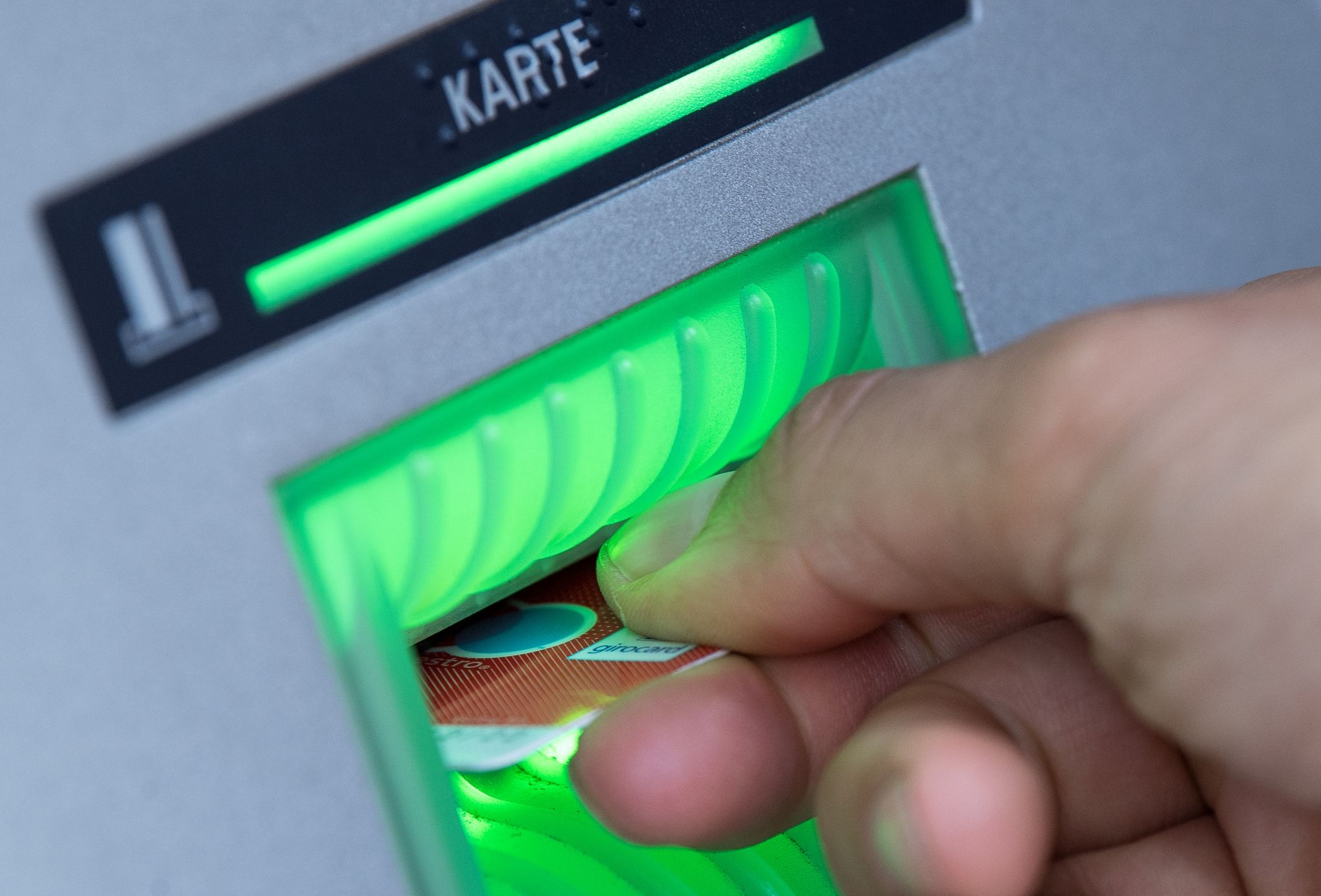 Expertin: Banken drehen bei Kontogebühren an Stellschrauben