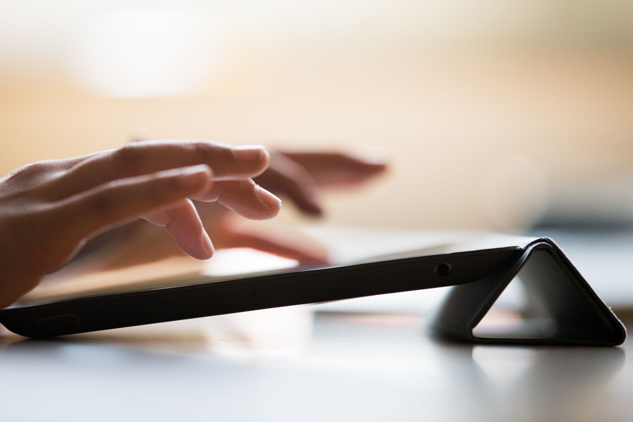 Verbraucherschützer warnen vor Vertragsabschlüssen am Tablet