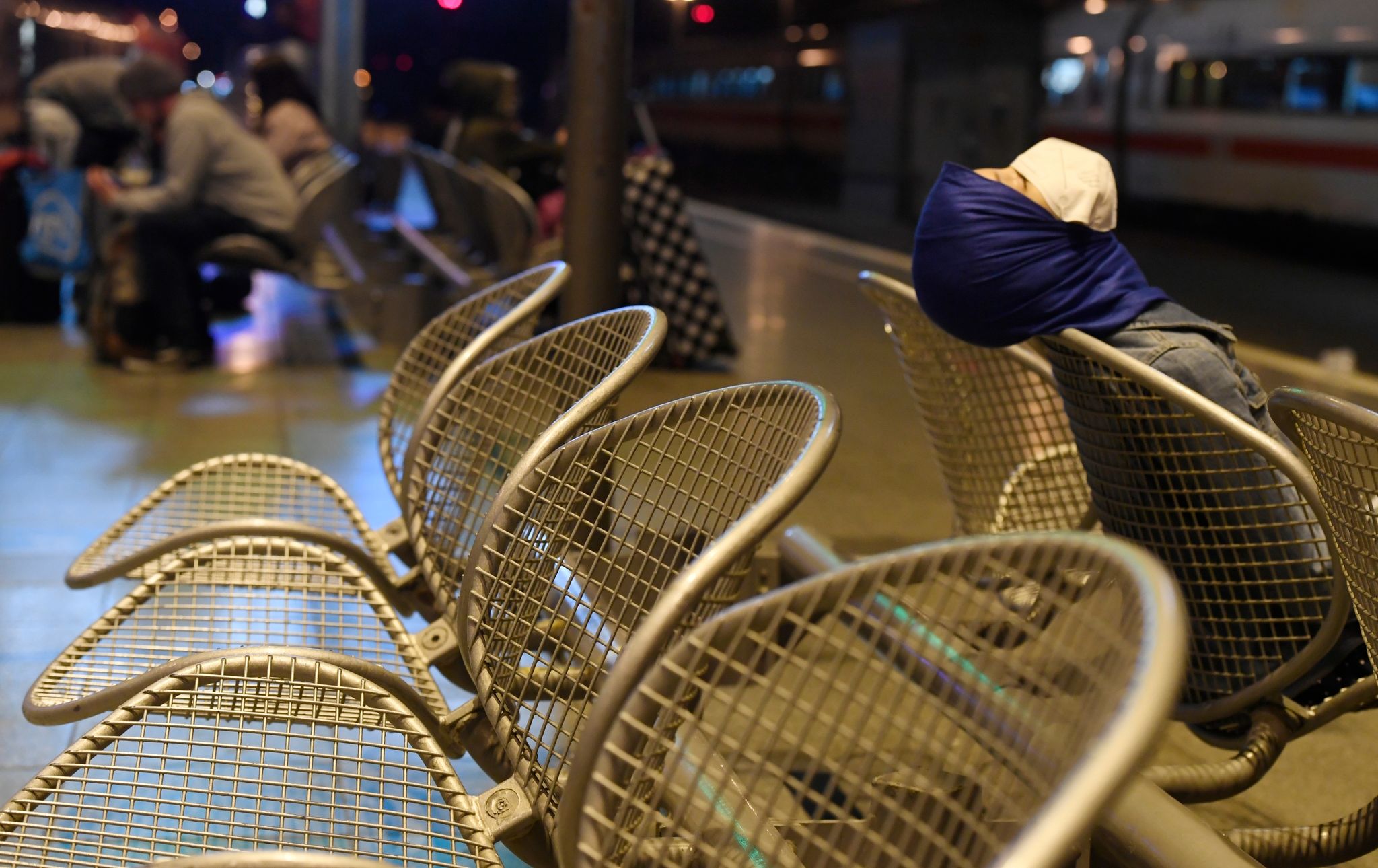 GDL weitet Bahn-Streiks auf Personenverkehr aus